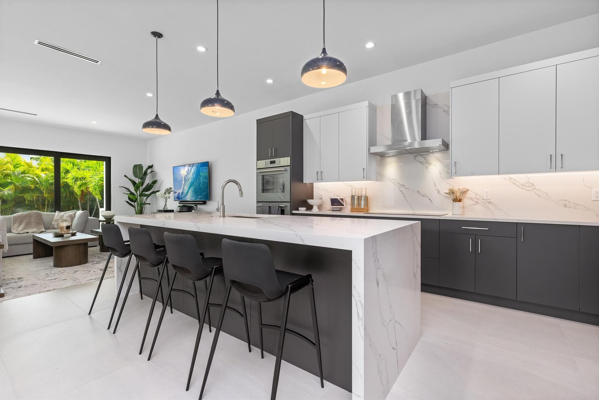 DELRAY MANORS - Residential