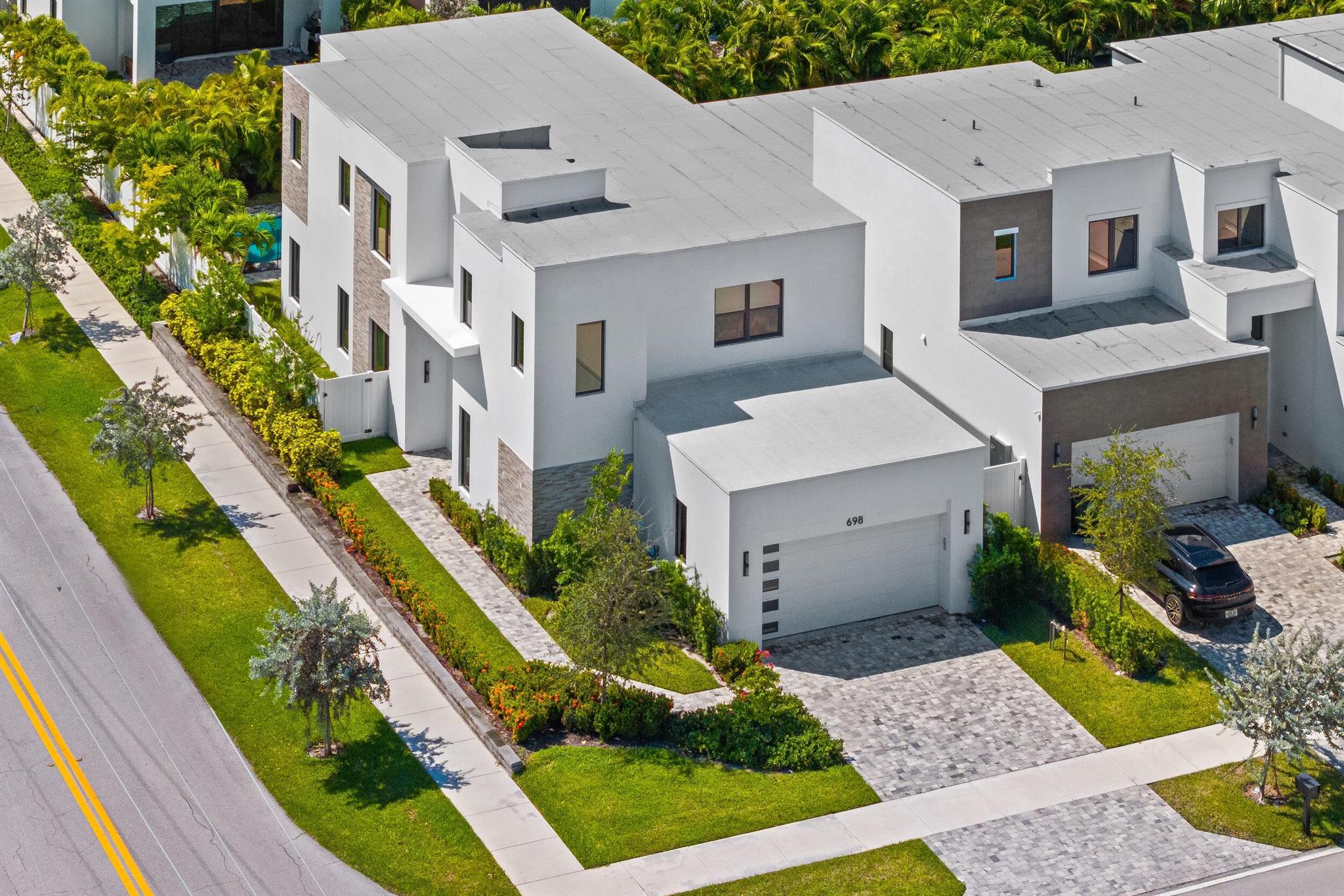 DELRAY MANORS - Residential