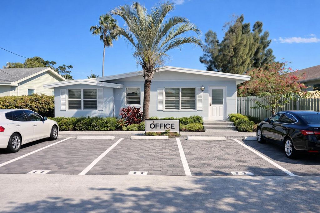 Photo of 621 NE 3rd Avenue, Delray Beach, FL 33444 (MLS # B26003685)
