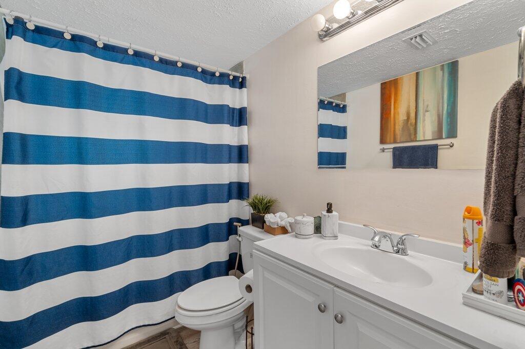 PINECREST ESTATES UNIT 1 - Residential