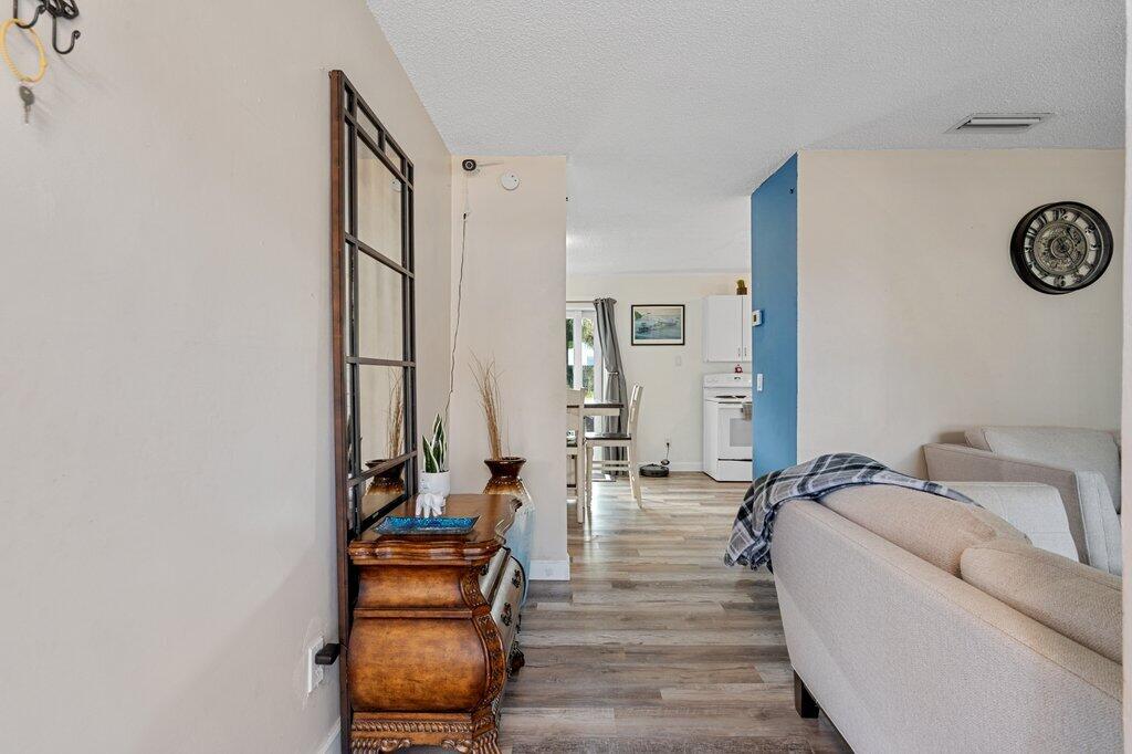 PINECREST ESTATES UNIT 1 - Residential