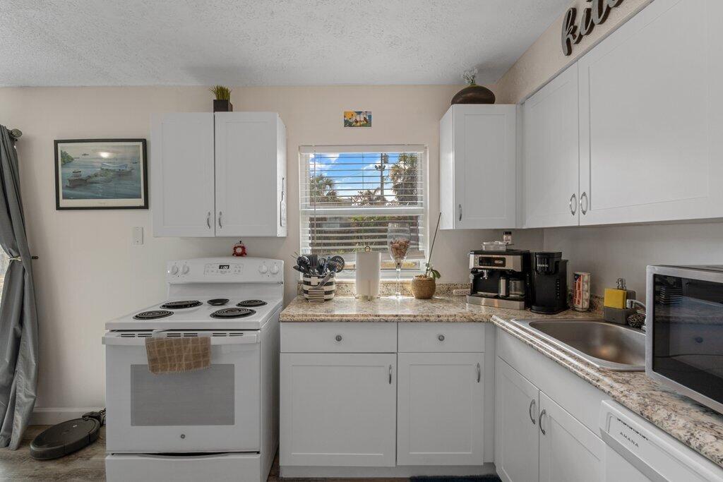 PINECREST ESTATES UNIT 1 - Residential