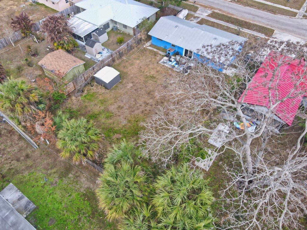 PINECREST ESTATES UNIT 1 - Residential