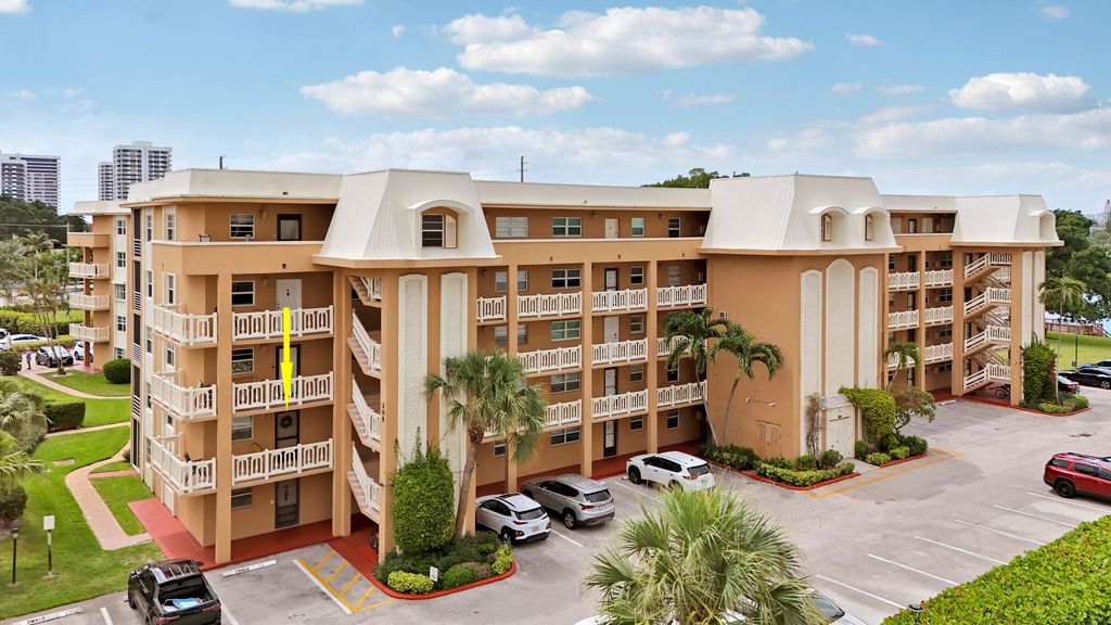 Photo of 308 Golfview Road #201, North Palm Beach, FL 33408 (MLS # B26033379)