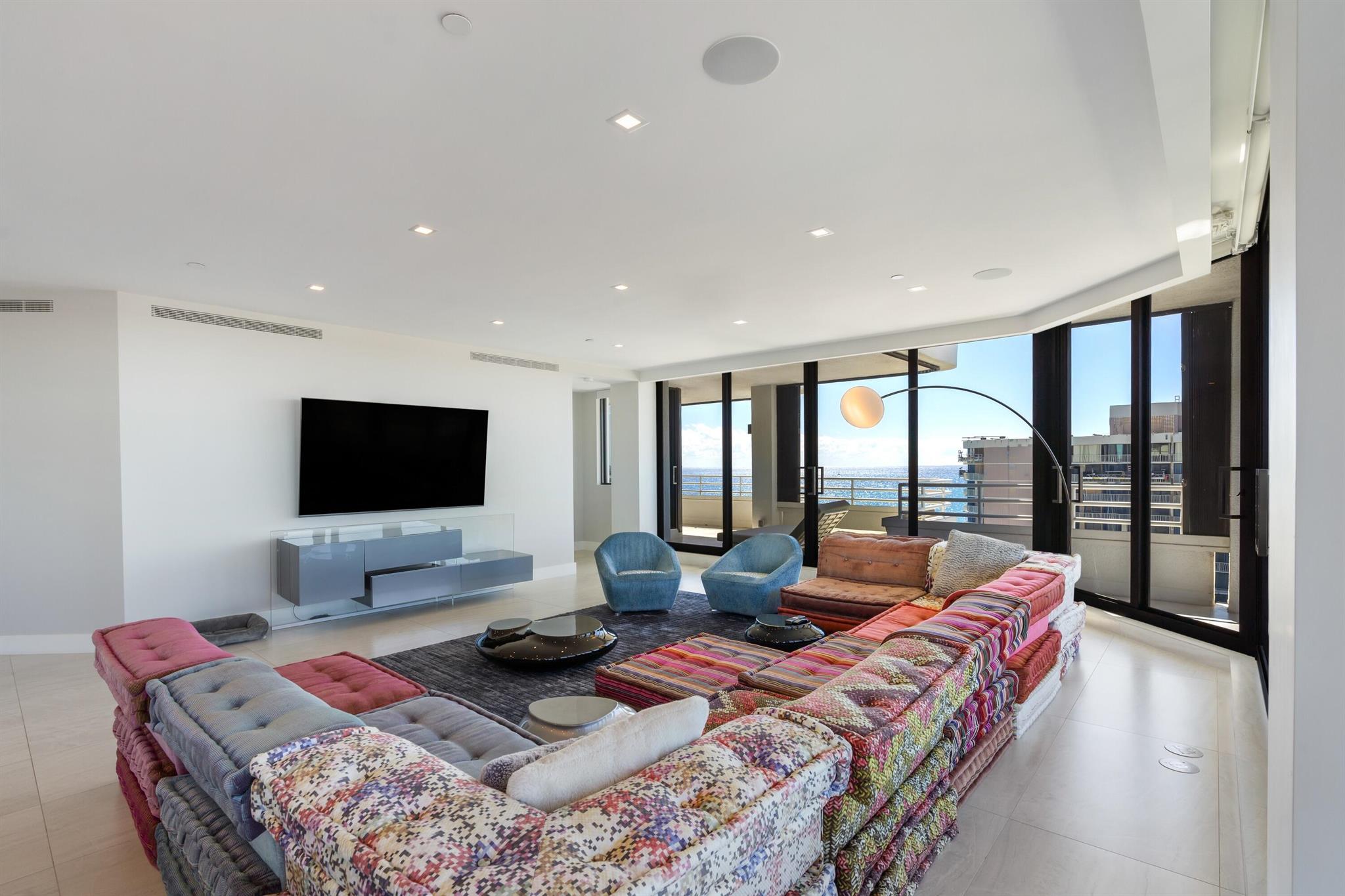 HIGHLANDS PLACE CONDO - Residential