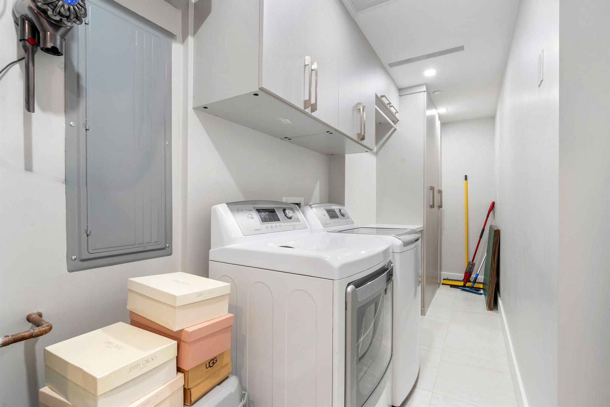 HIGHLANDS PLACE CONDO - Residential