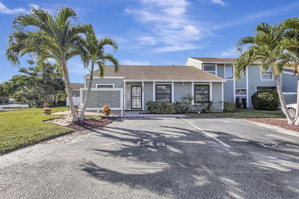 Photo of 602 Lakewood Drive #14c, Jupiter, FL 33458 (MLS # R11140957)