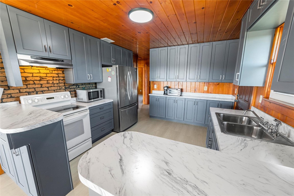 Little Sarasota Waterfront - Residential