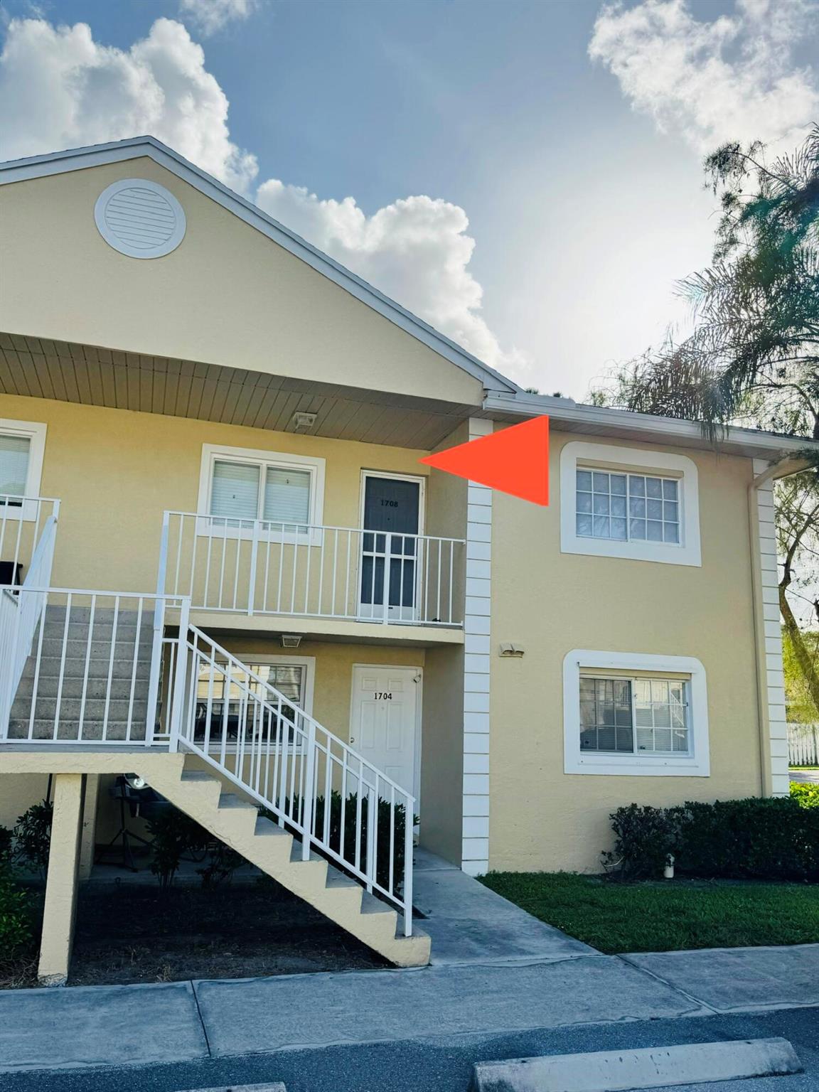 ENJOY THIS BEAUTIFUL SECOND FLOOR 2/2 CONDO BOASTING A BRIGHT OPEN FLOOR PLAN, OPEN KITCHEN WITH UPDATED APPLIANCES. LARGE BEDROOMS, LAUNDRY ROOM WITH WASHER & DRYER. COMMUNNITY POOL. WATER INCLUDED WITH RENT. CLOSE TO ALL YOUR SHOPPING & DINING NEEDS. JUST MINS. TO MALL, HOSIPTALS ETC. EASY ACCESS TO FLORIDA TURNPIKE. A MUST SEE TO APPRECIATE.