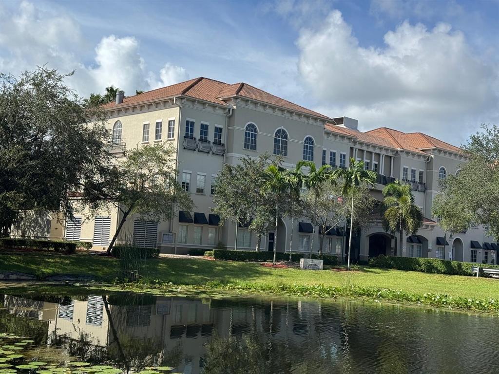 -2,000 Square Feet Ground Floor Office/Medical Space
-Prime location, great visibility & parking 
-Flexible layout for medical or professional use
-Condition: Move-in ready/ customizable to tenant needs.