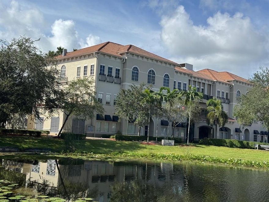 -2,000 Square Feet Ground Floor Office/Medical Space
-Prime location, great visibility & parking 
-Flexible layout for medical or professional use
-Condition: Move-in ready/ customizable to tenant needs.