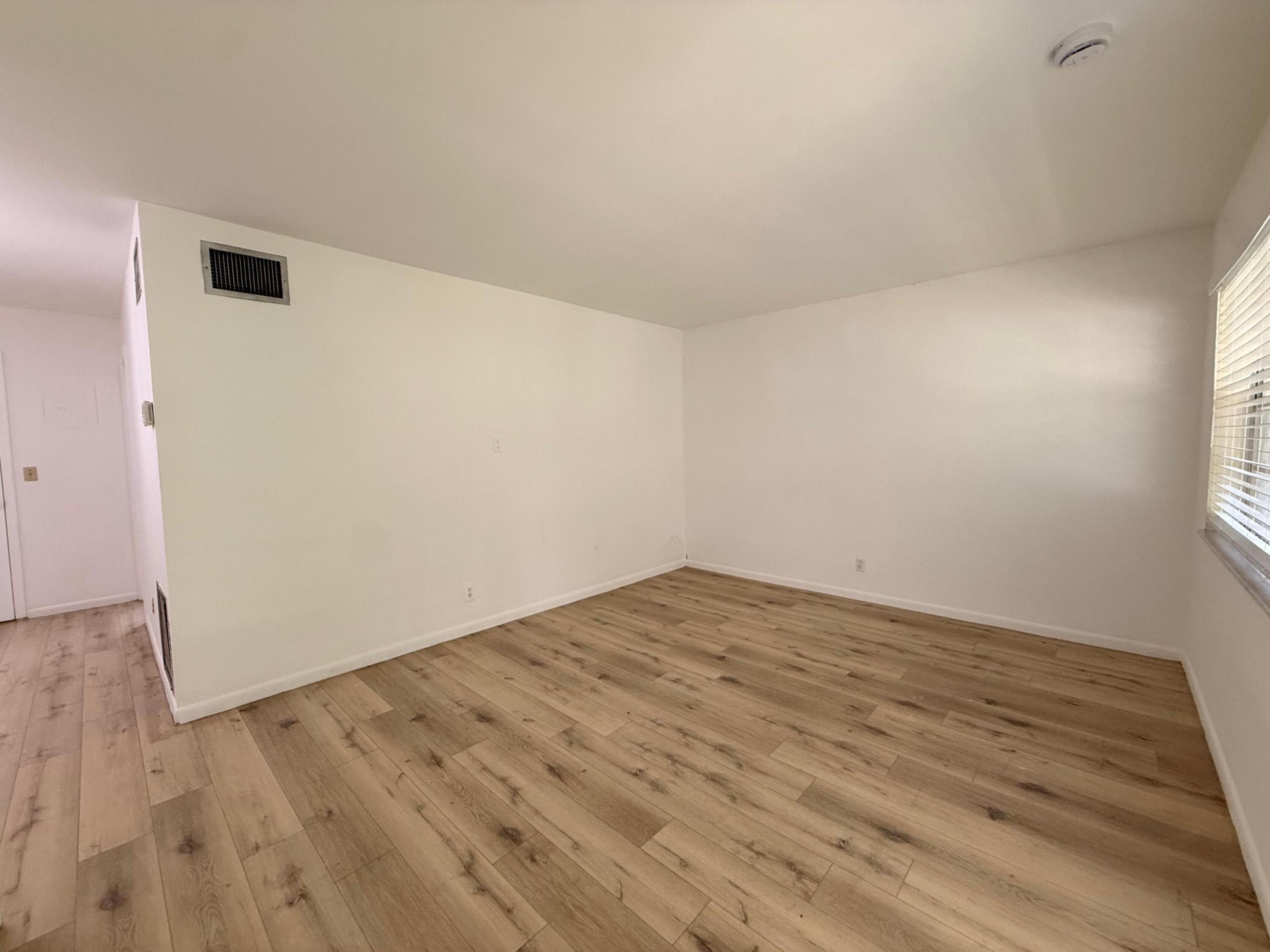 2525 Pierce Street 7