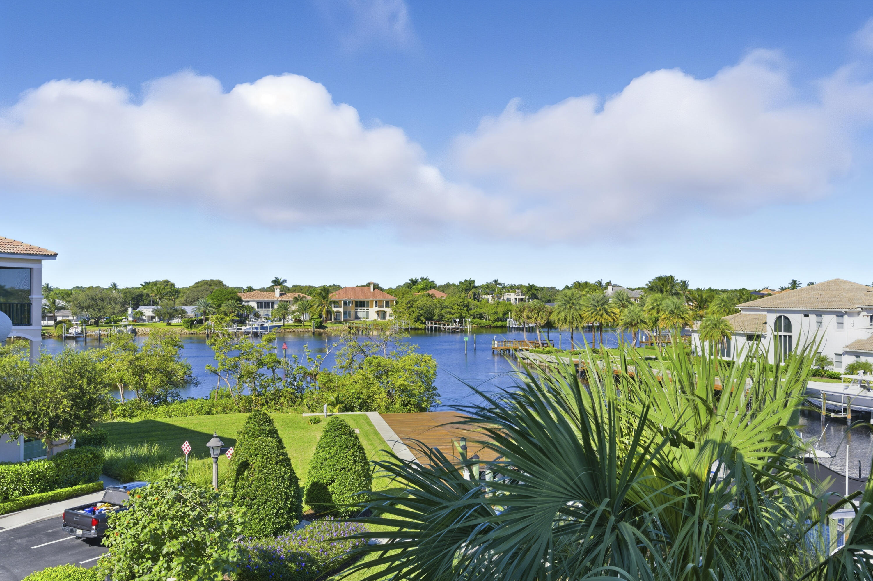 CARRIAGE HOMES AT FRENCHMANS HARBOR CONDO - Residential