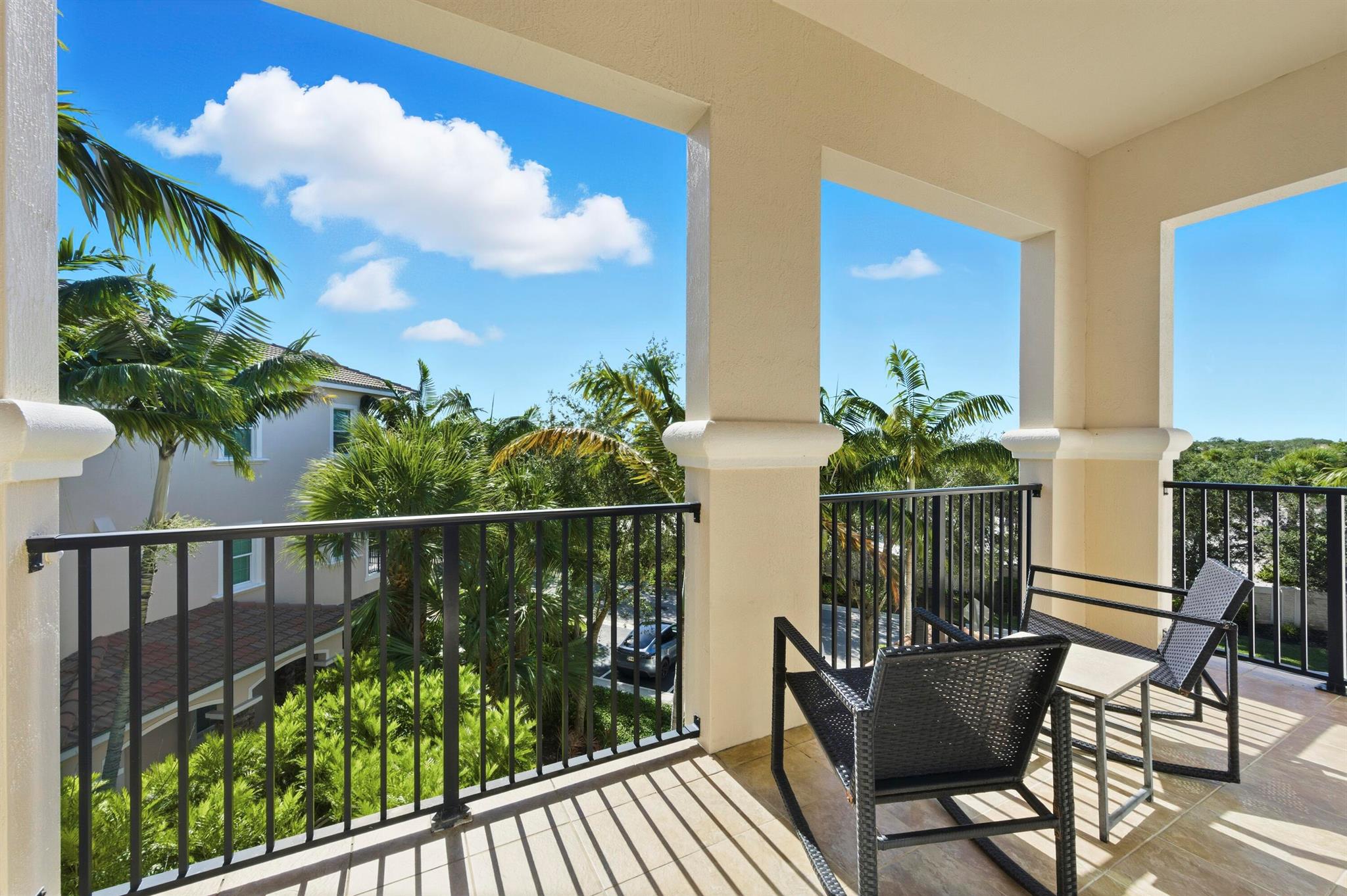 CARRIAGE HOMES AT FRENCHM - Residential