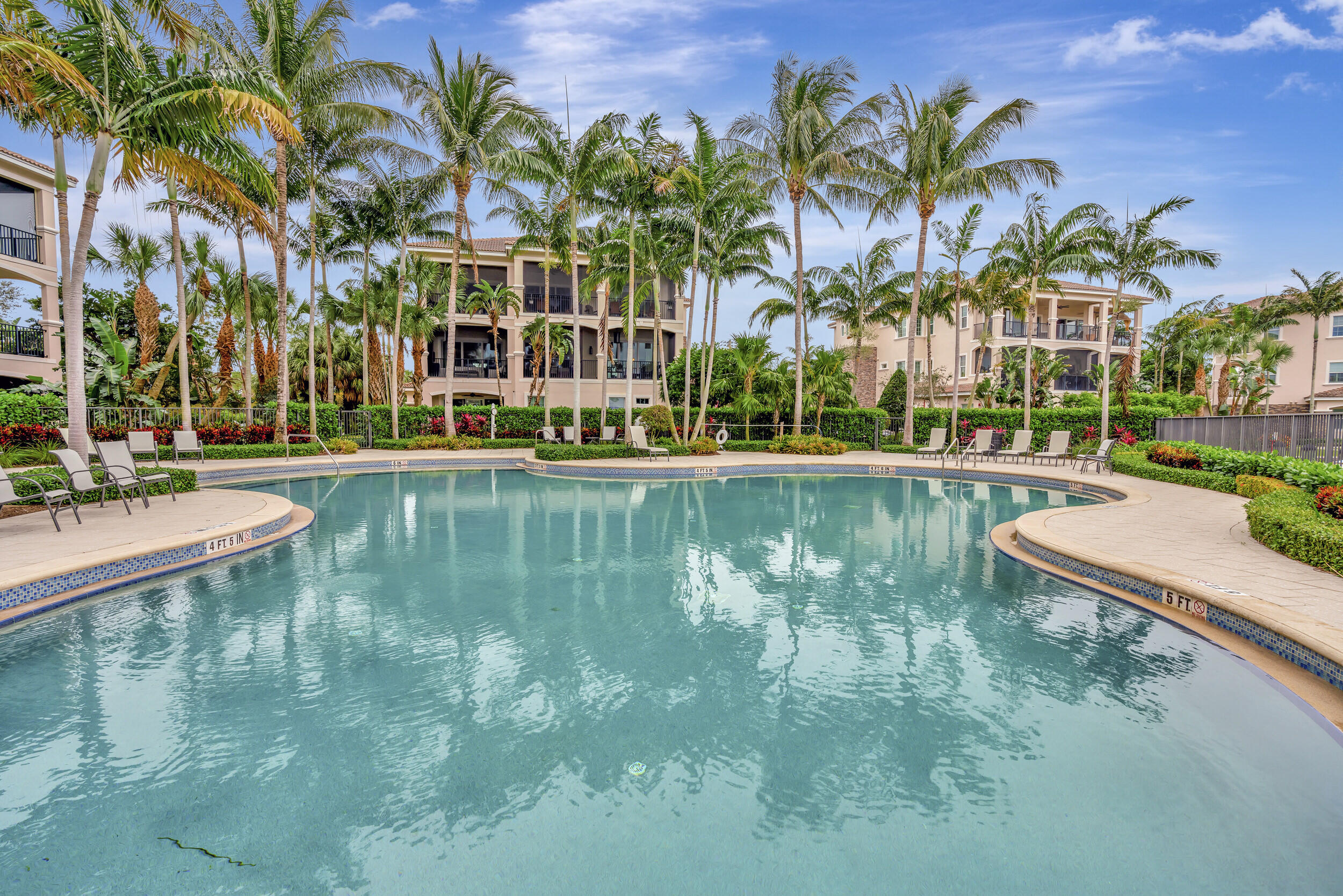 CARRIAGE HOMES AT FRENCHMANS HARBOR CONDO - Residential