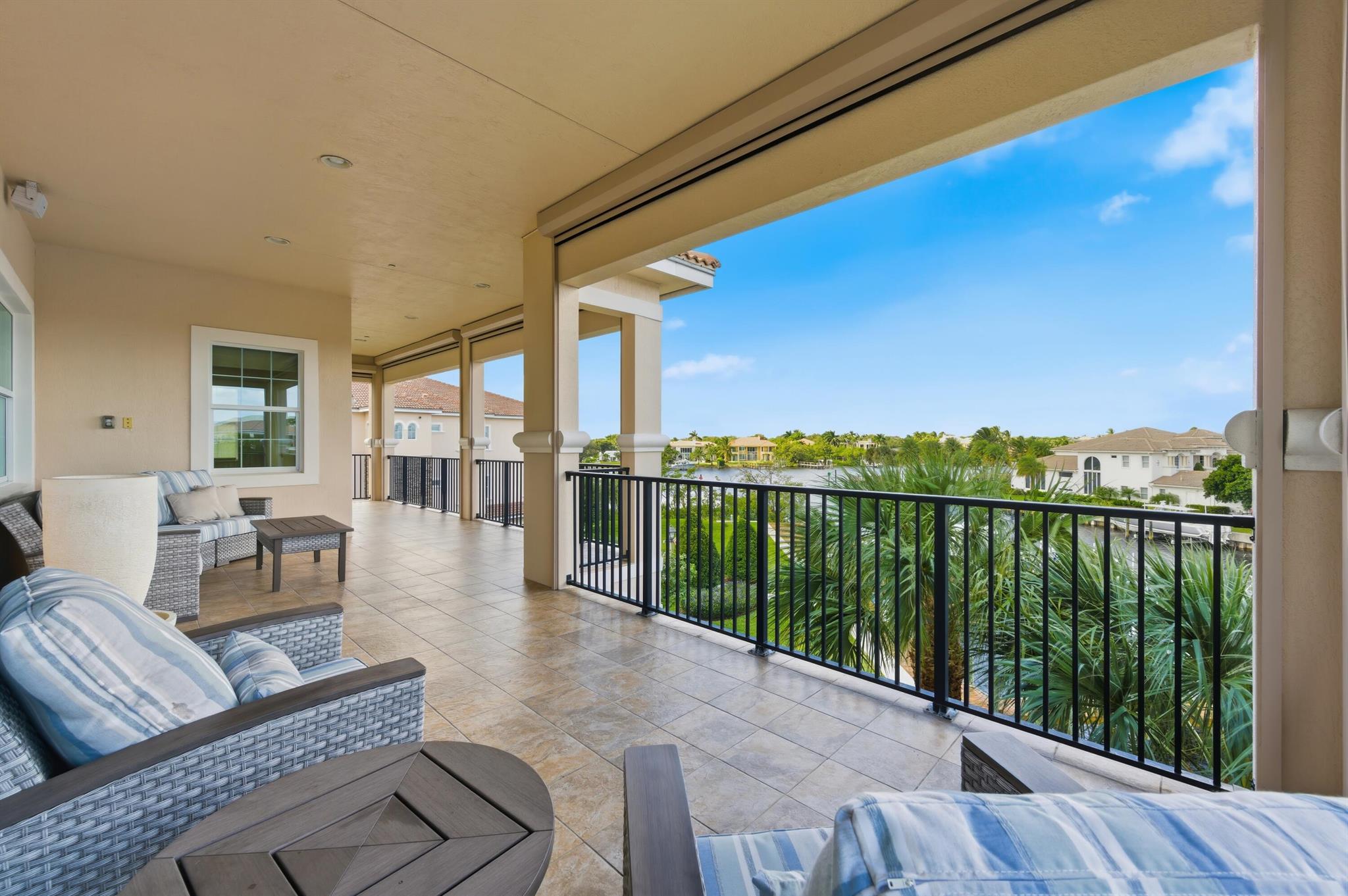 CARRIAGE HOMES AT FRENCHM - Residential