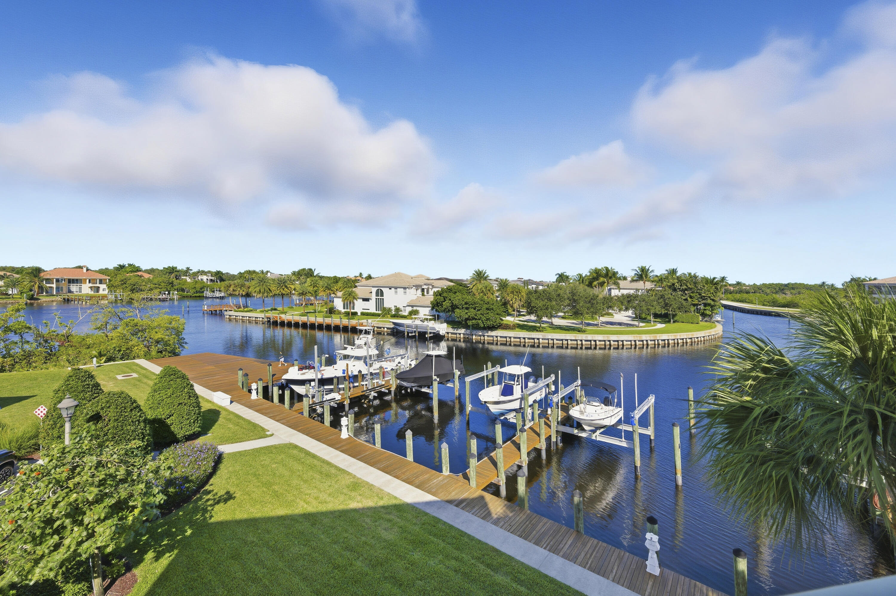 CARRIAGE HOMES AT FRENCHMANS HARBOR CONDO - Residential