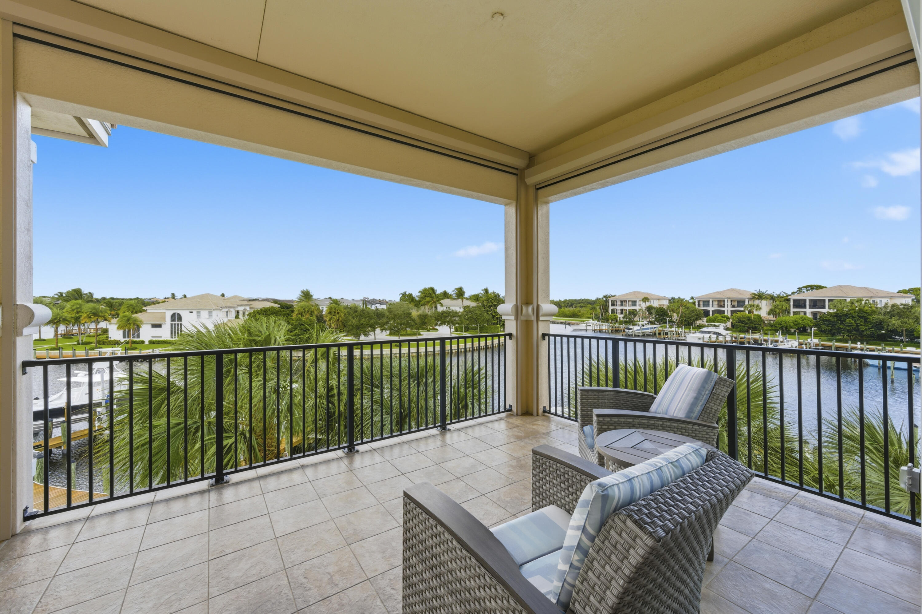 CARRIAGE HOMES AT FRENCHMANS HARBOR CONDO - Residential