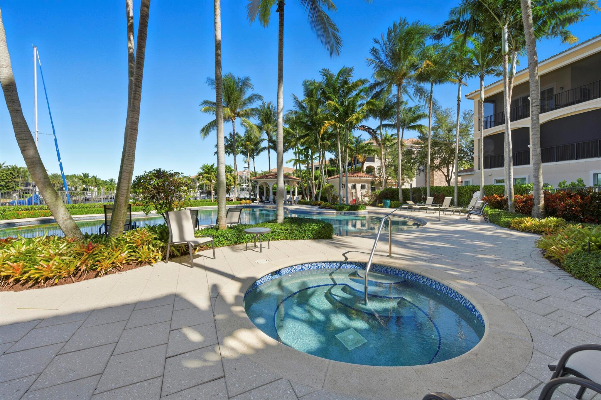 CARRIAGE HOMES AT FRENCHM - Residential