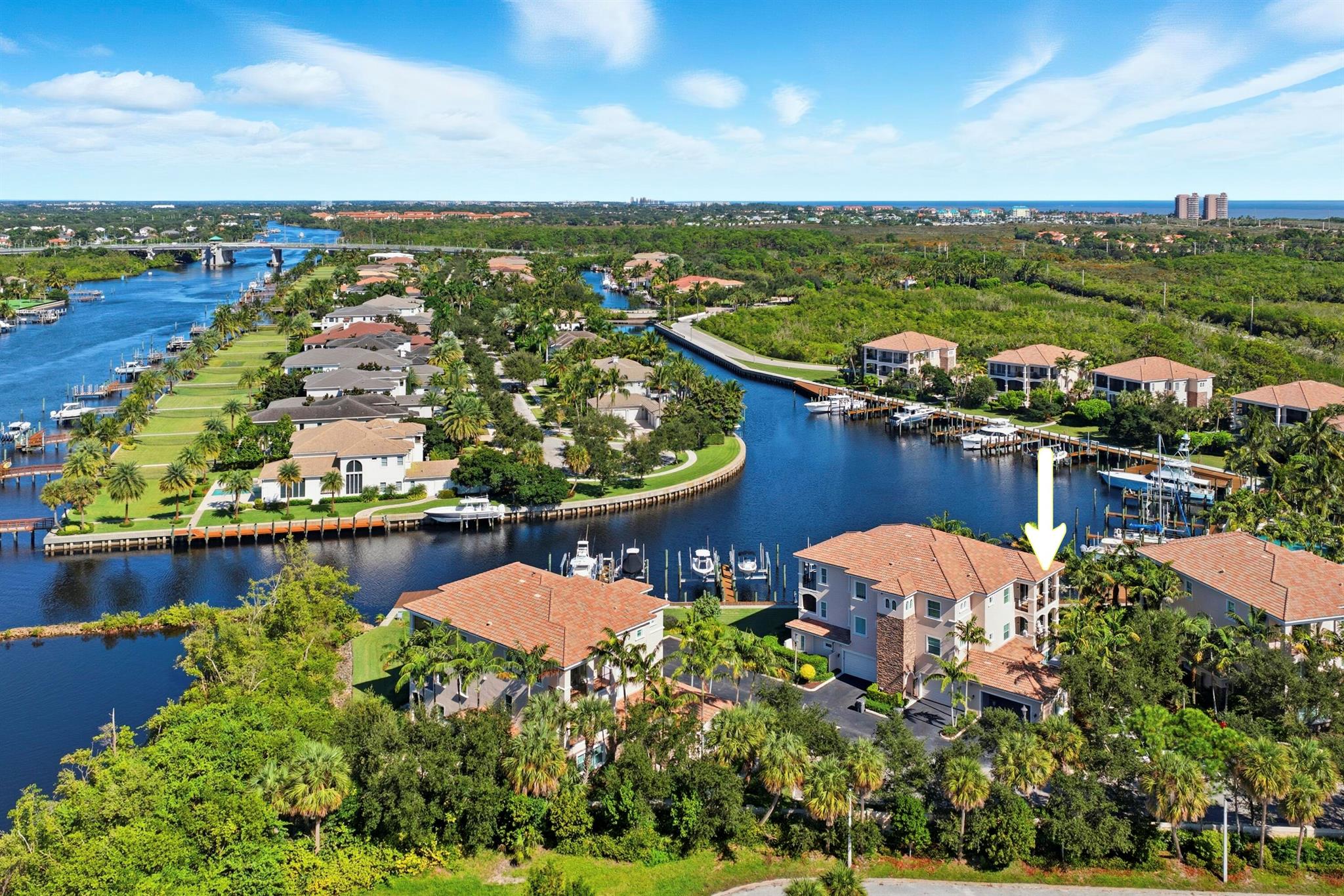 CARRIAGE HOMES AT FRENCHM - Residential