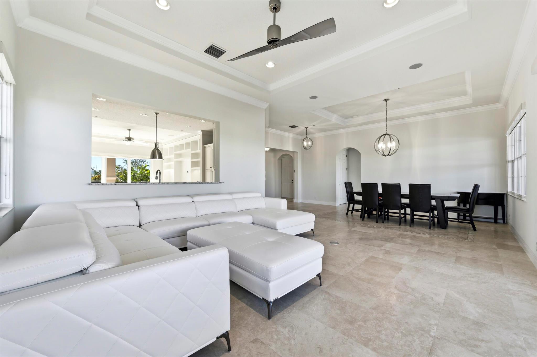 CARRIAGE HOMES AT FRENCHM - Residential