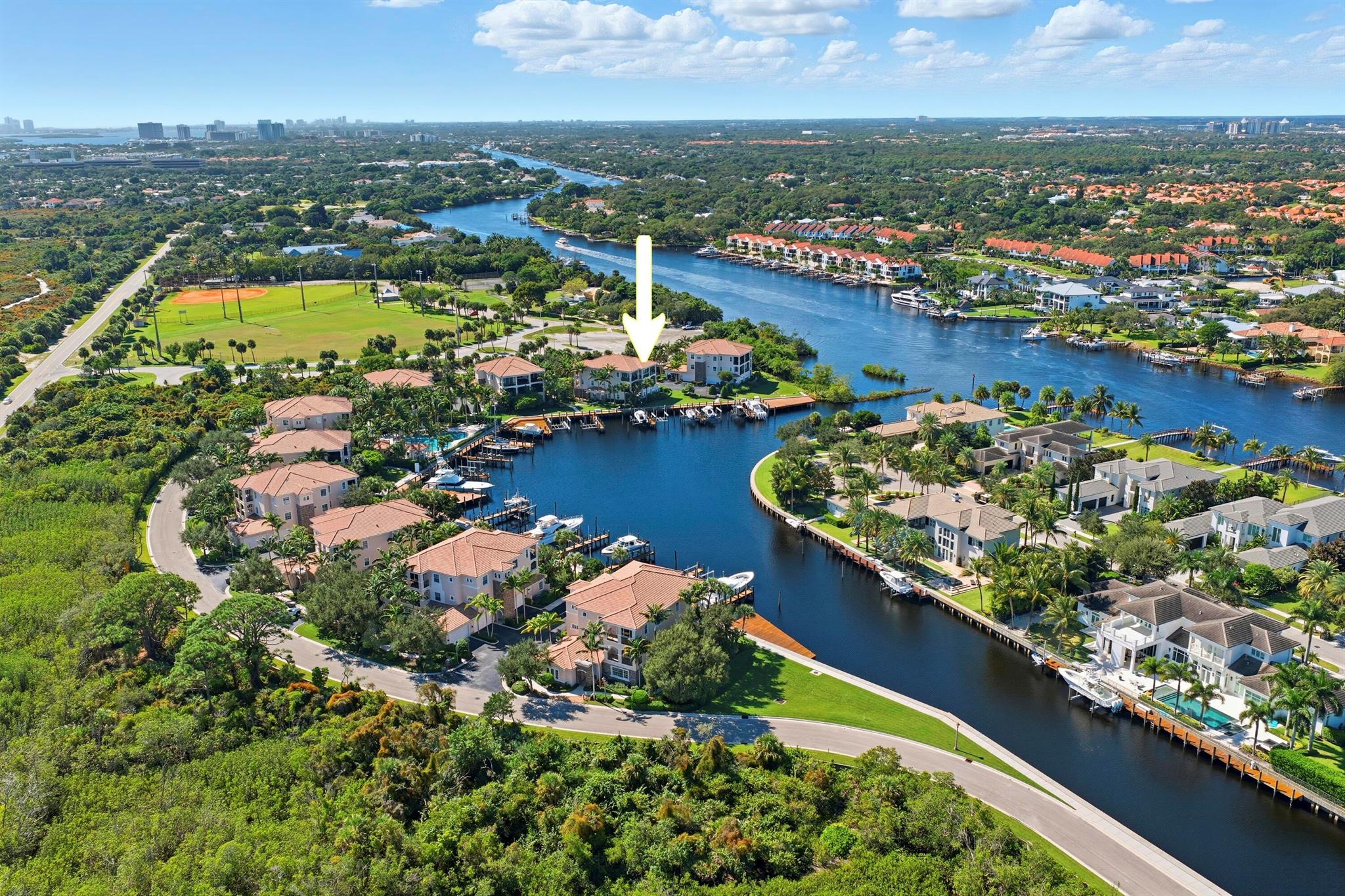 CARRIAGE HOMES AT FRENCHM - Residential