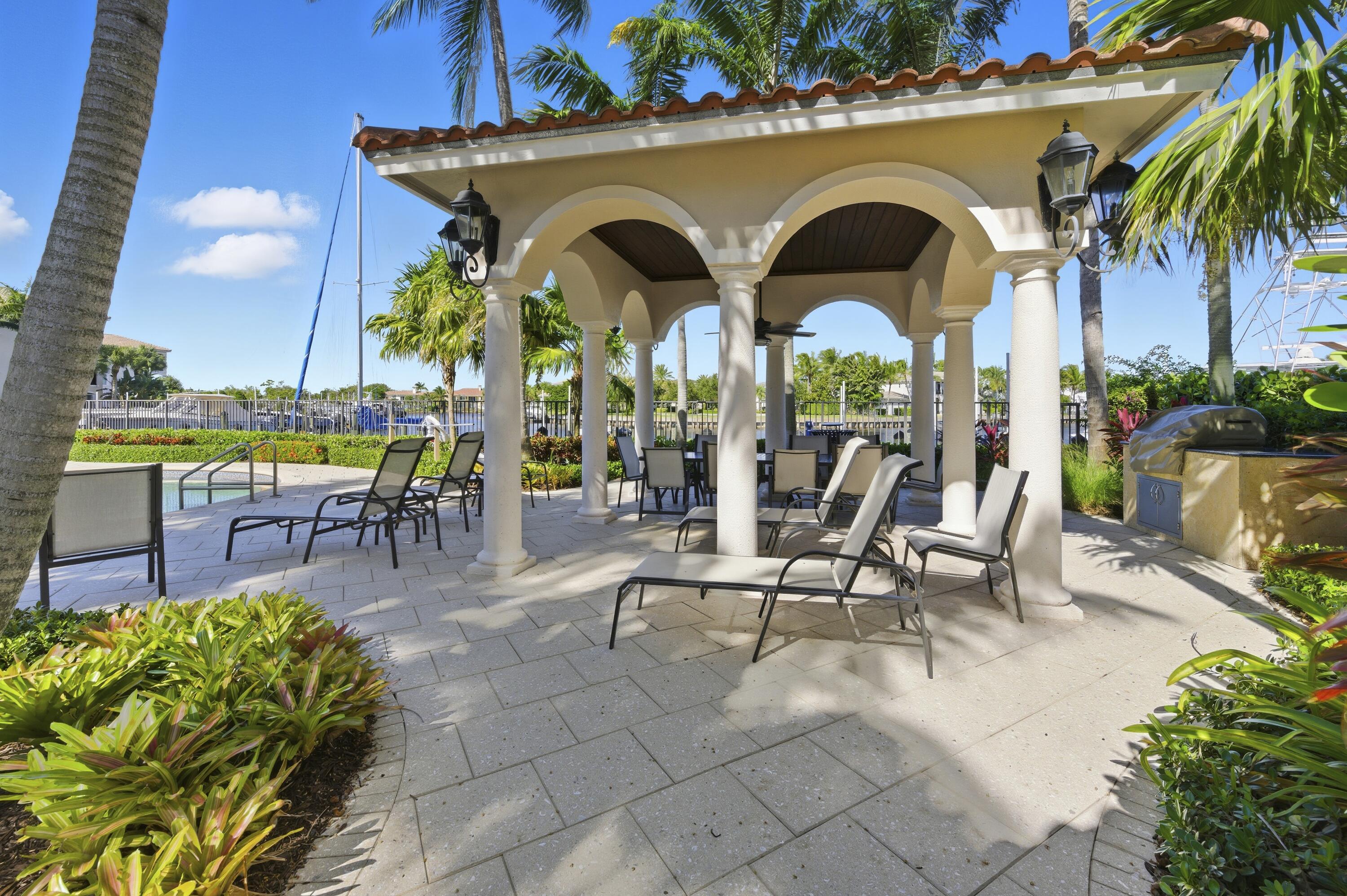 CARRIAGE HOMES AT FRENCHMANS HARBOR CONDO - Residential