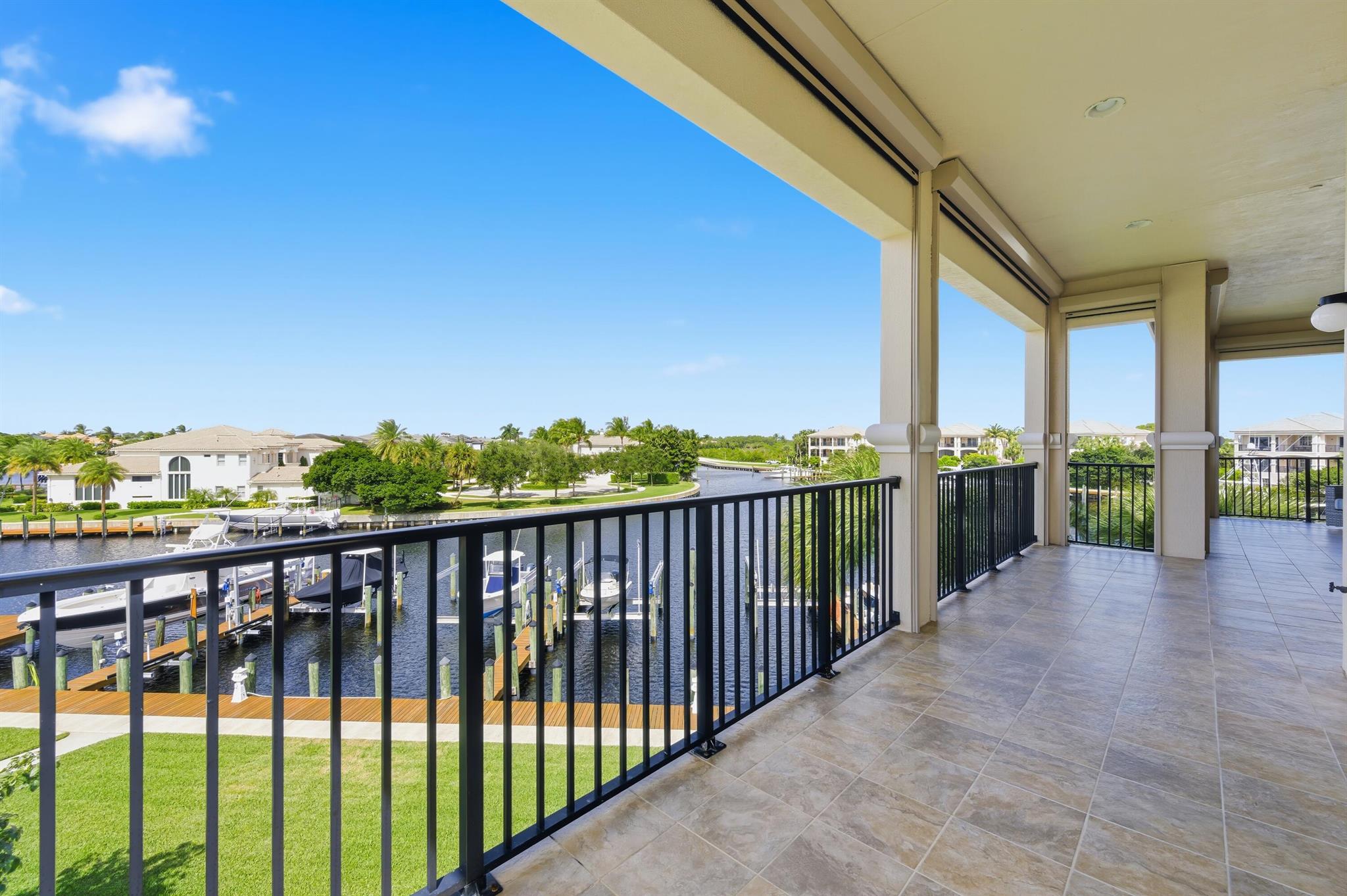 CARRIAGE HOMES AT FRENCHM - Residential