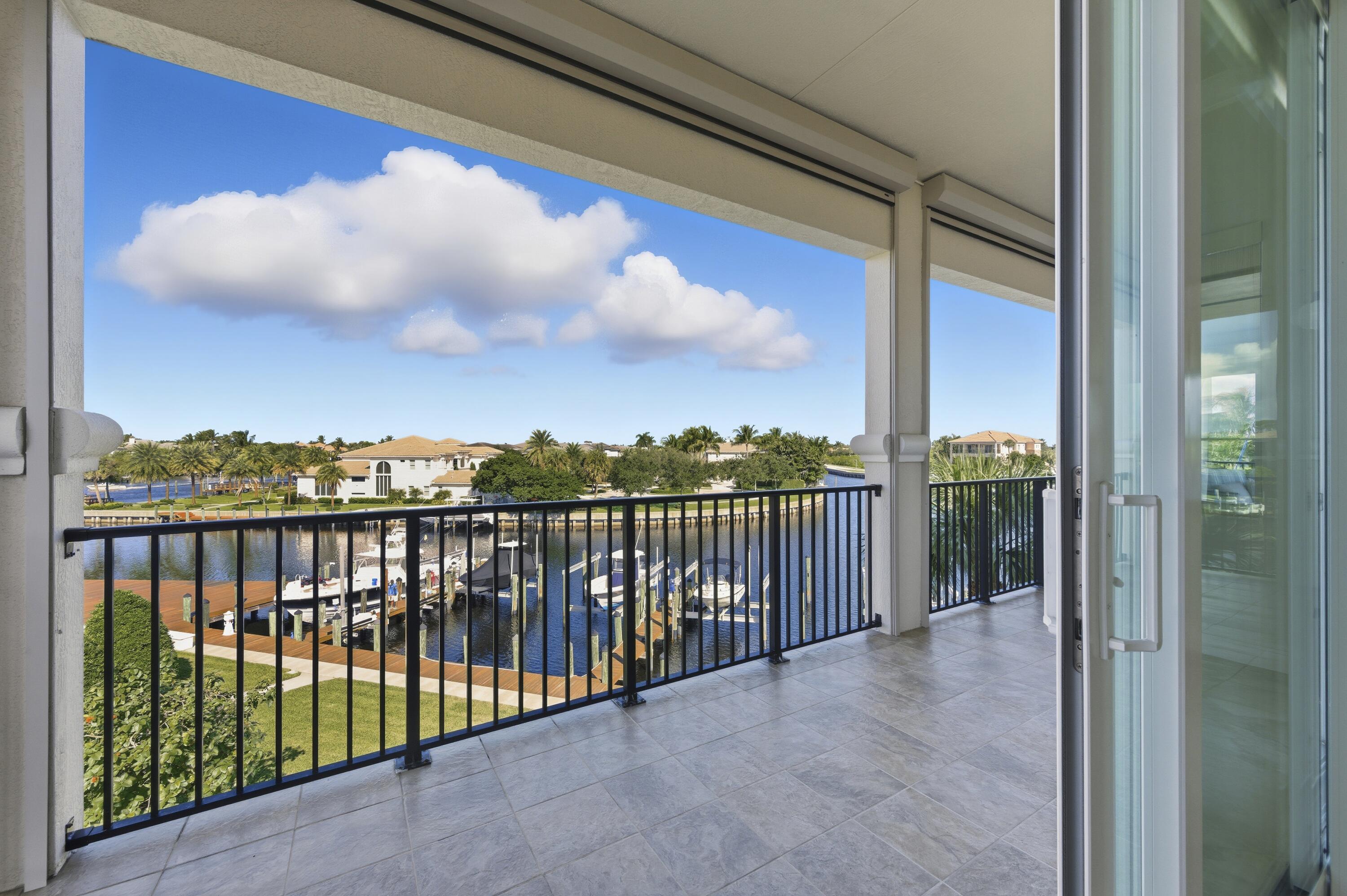 CARRIAGE HOMES AT FRENCHMANS HARBOR CONDO - Residential