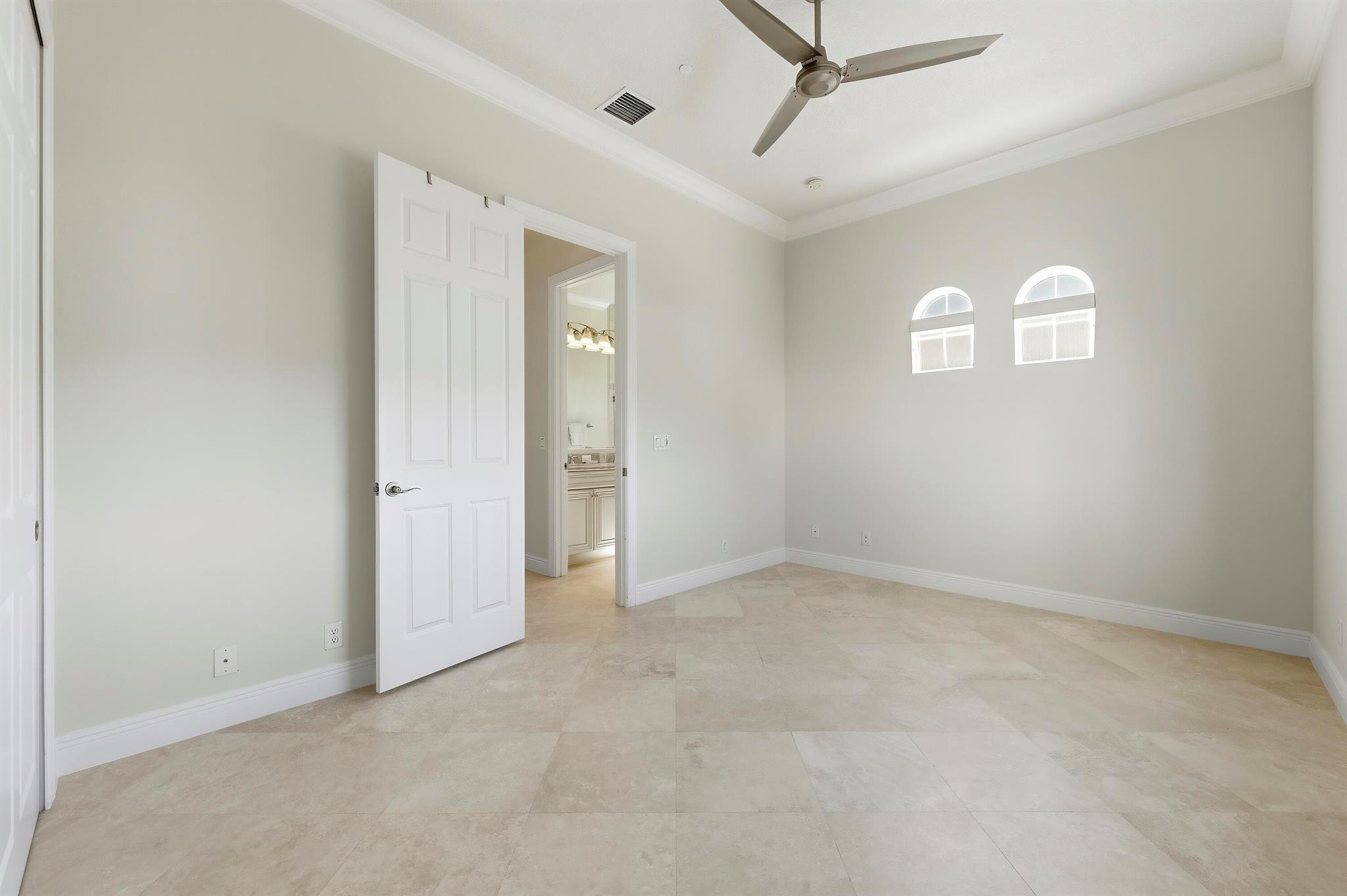 CARRIAGE HOMES AT FRENCHM - Residential