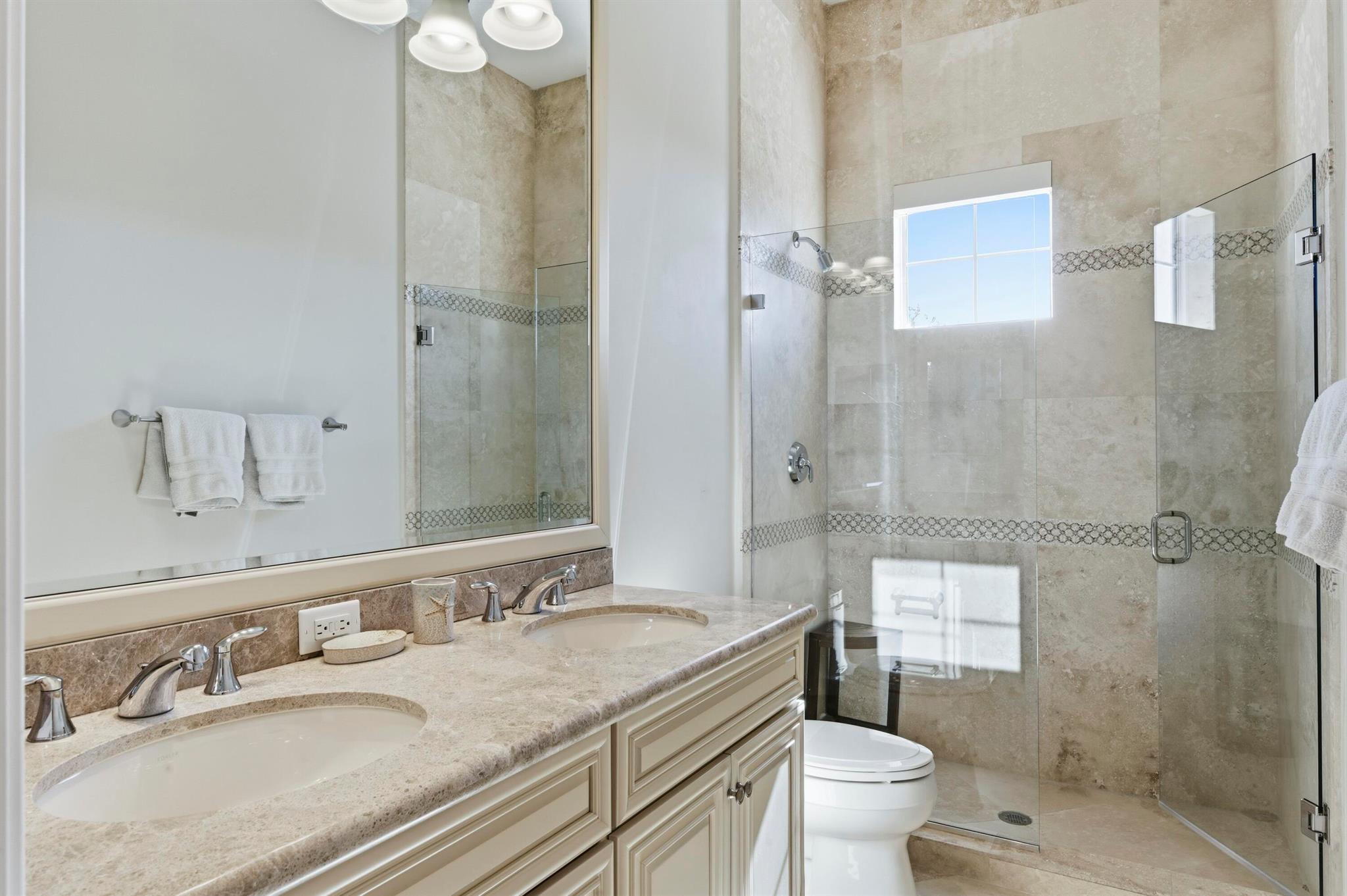 CARRIAGE HOMES AT FRENCHM - Residential