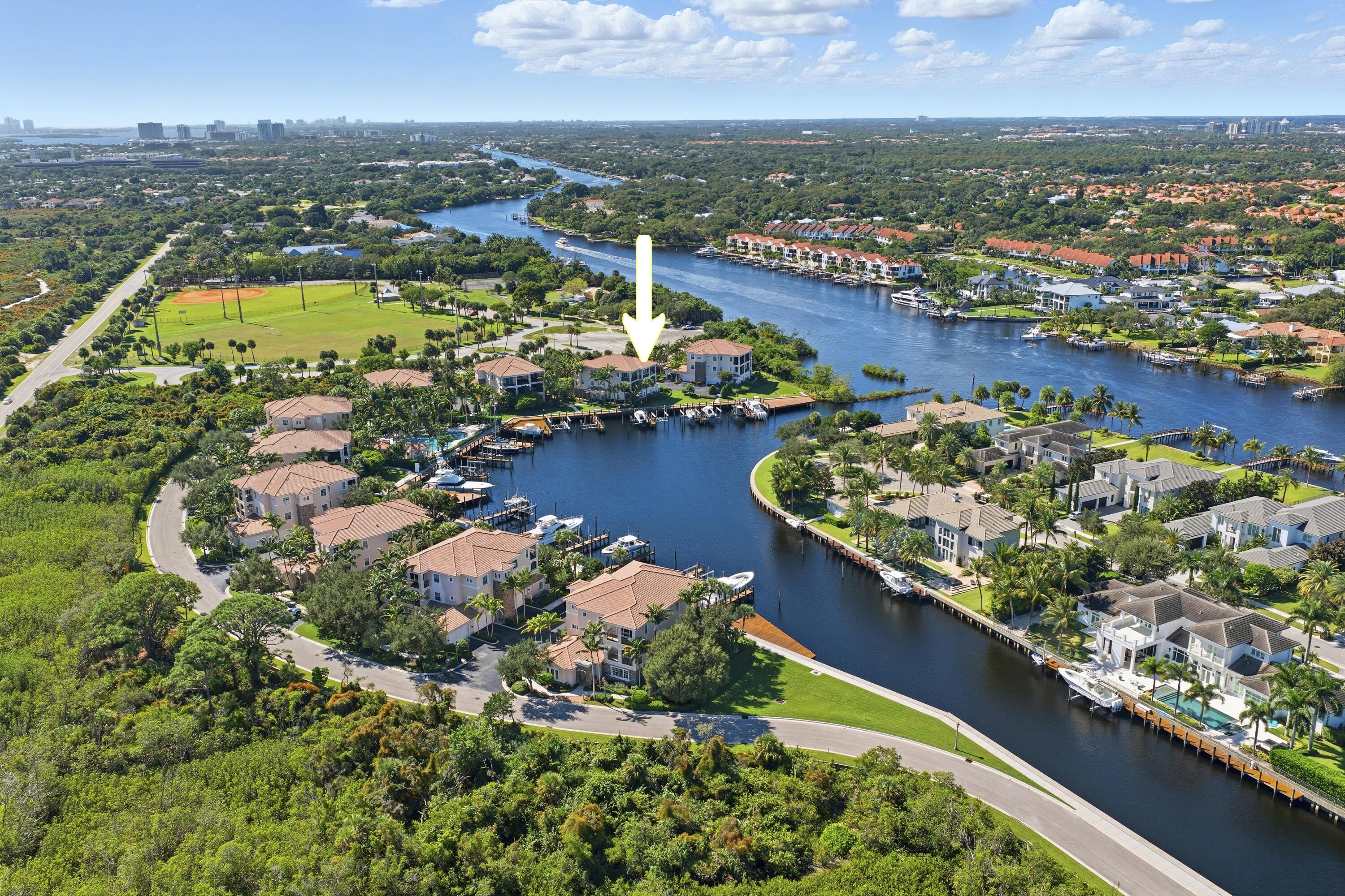 CARRIAGE HOMES AT FRENCHMANS HARBOR CONDO - Residential