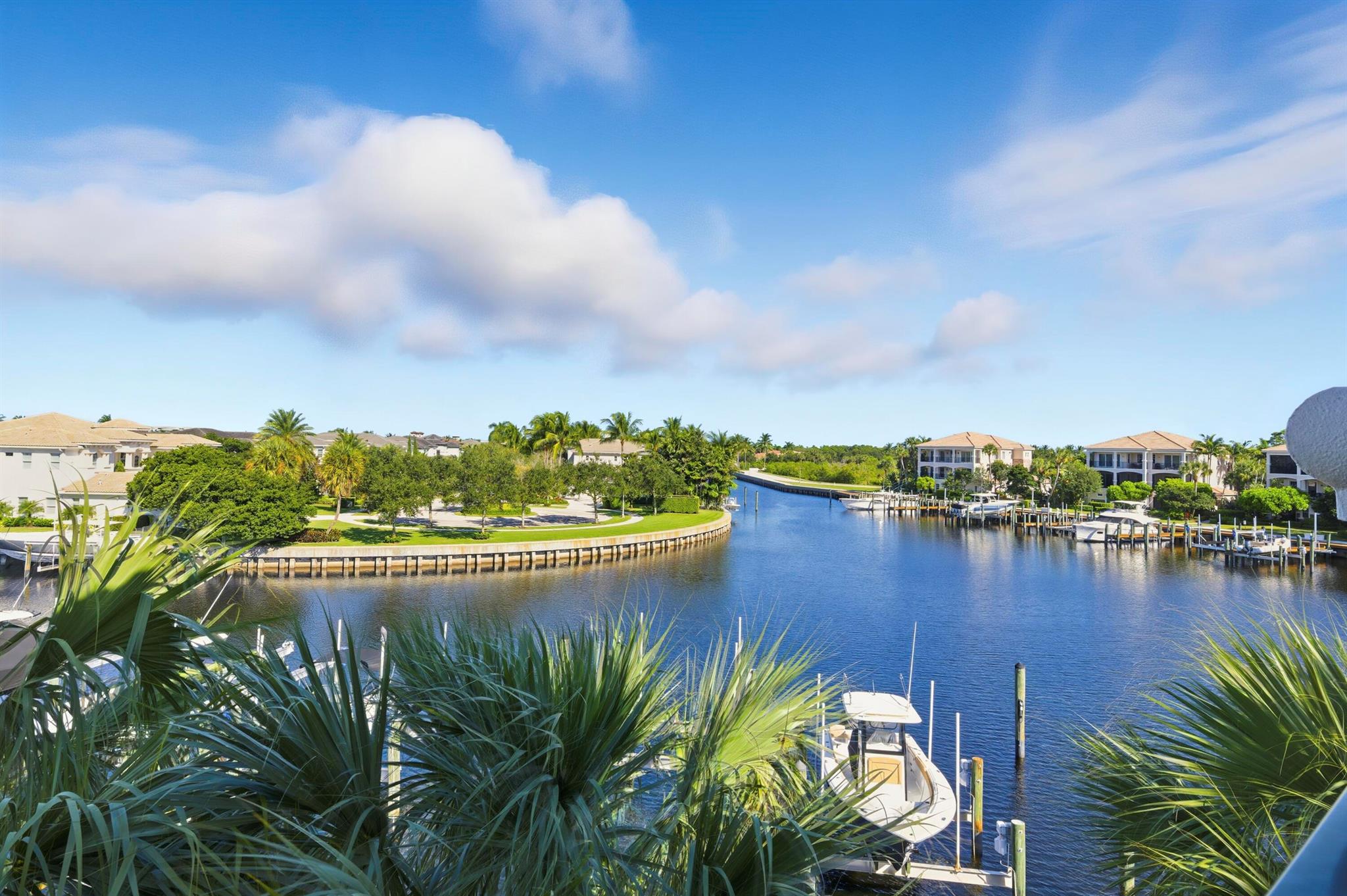 CARRIAGE HOMES AT FRENCHM - Residential