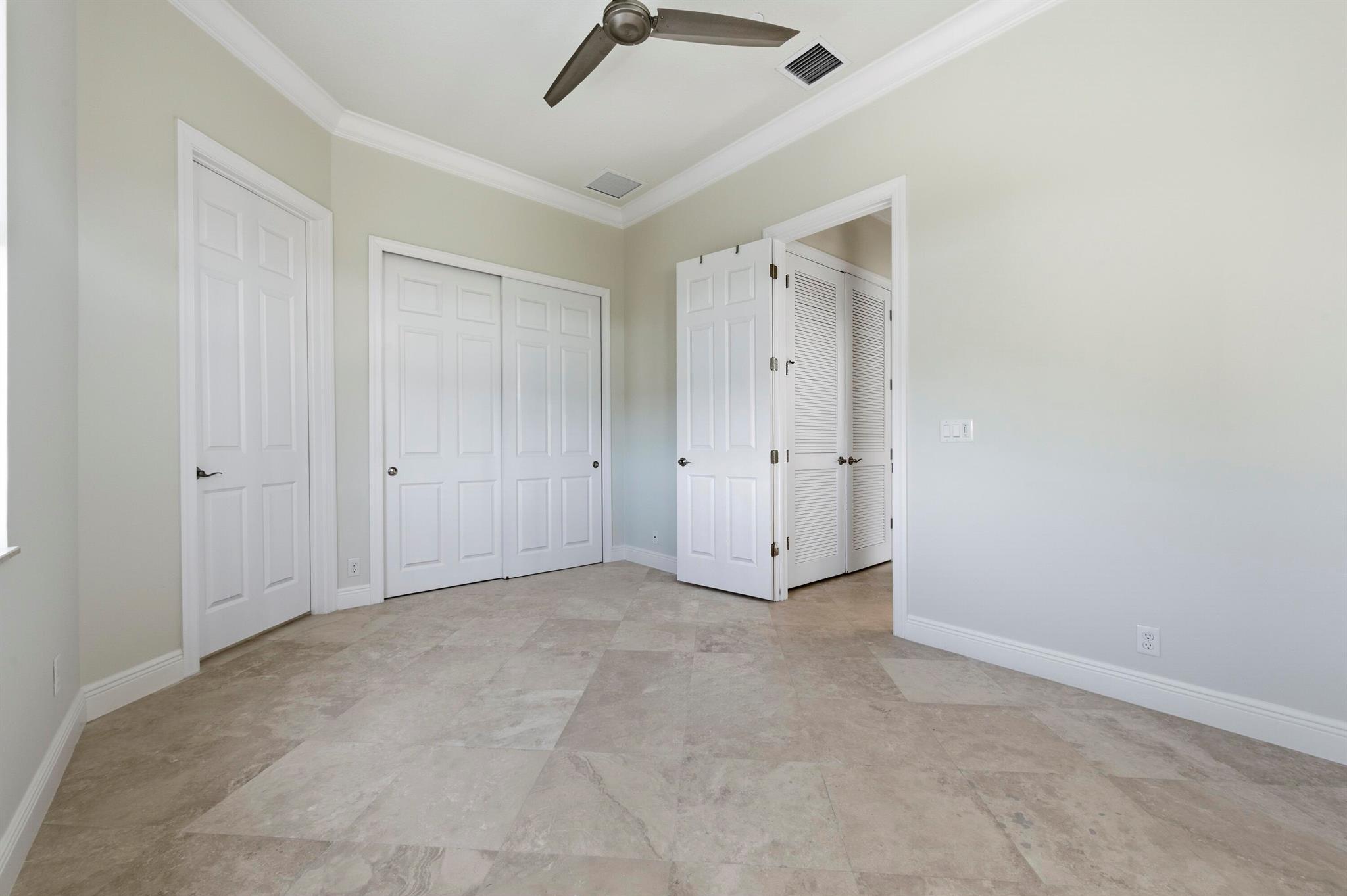 CARRIAGE HOMES AT FRENCHM - Residential