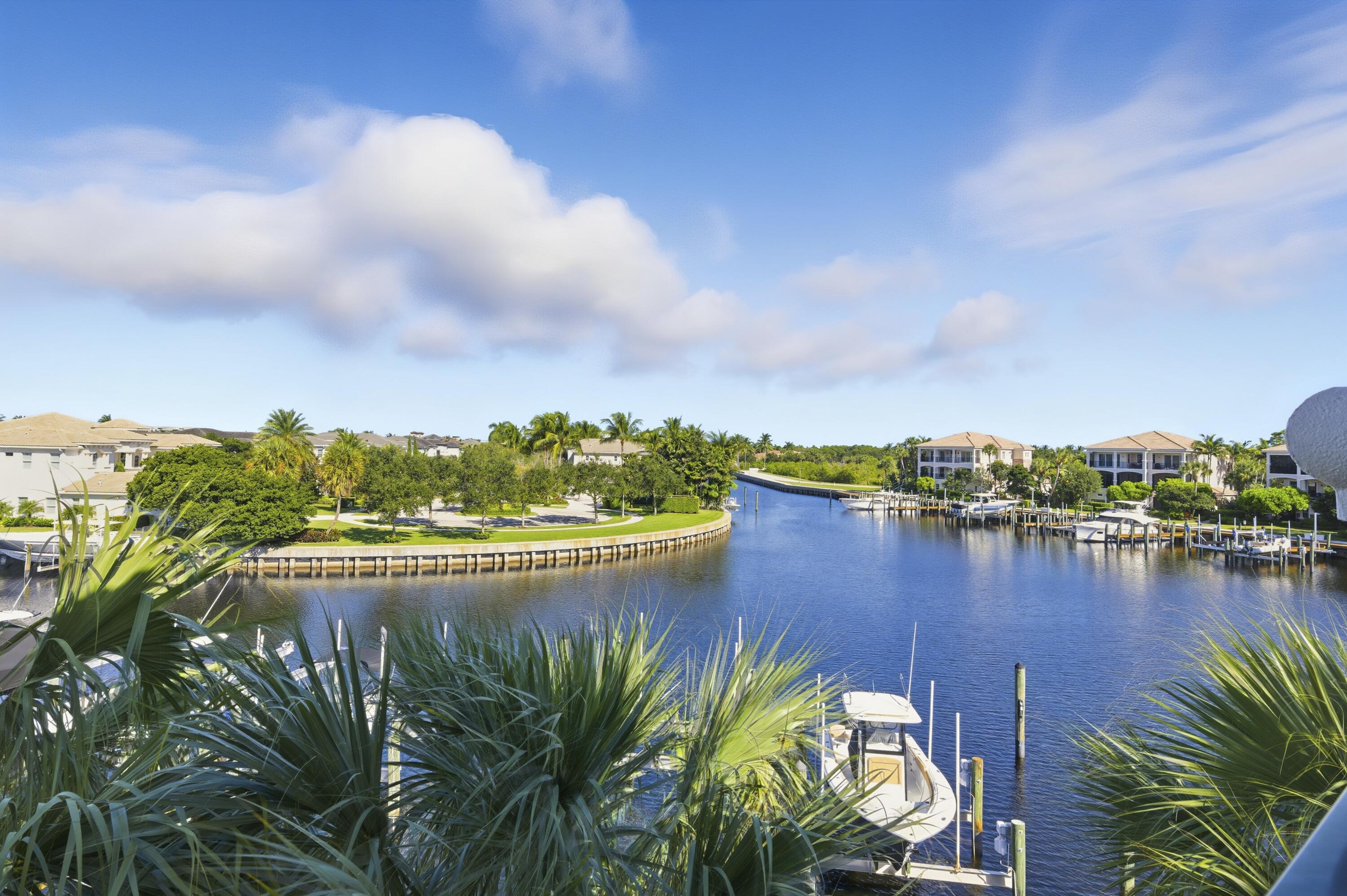 CARRIAGE HOMES AT FRENCHMANS HARBOR CONDO - Residential