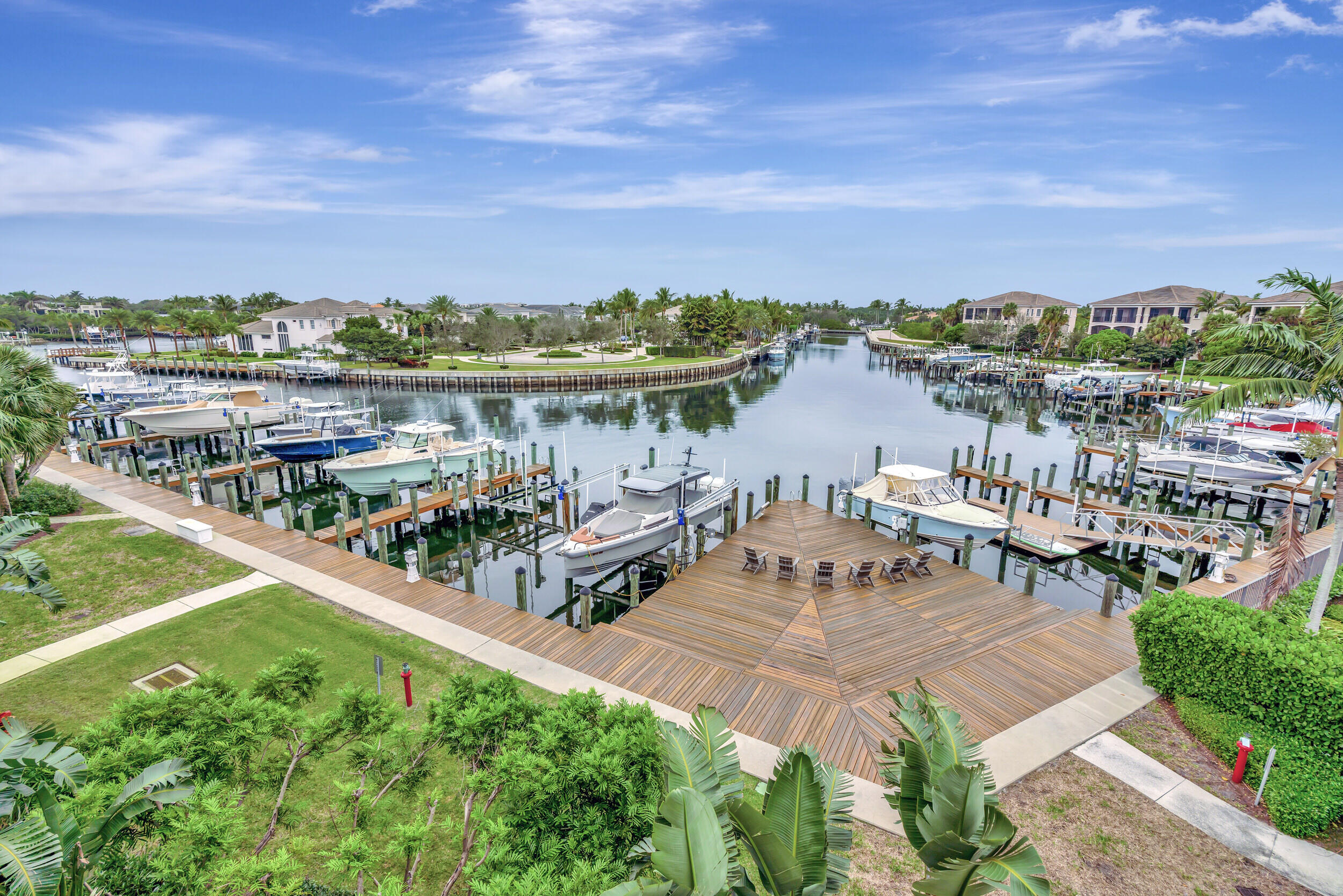 CARRIAGE HOMES AT FRENCHMANS HARBOR CONDO - Residential
