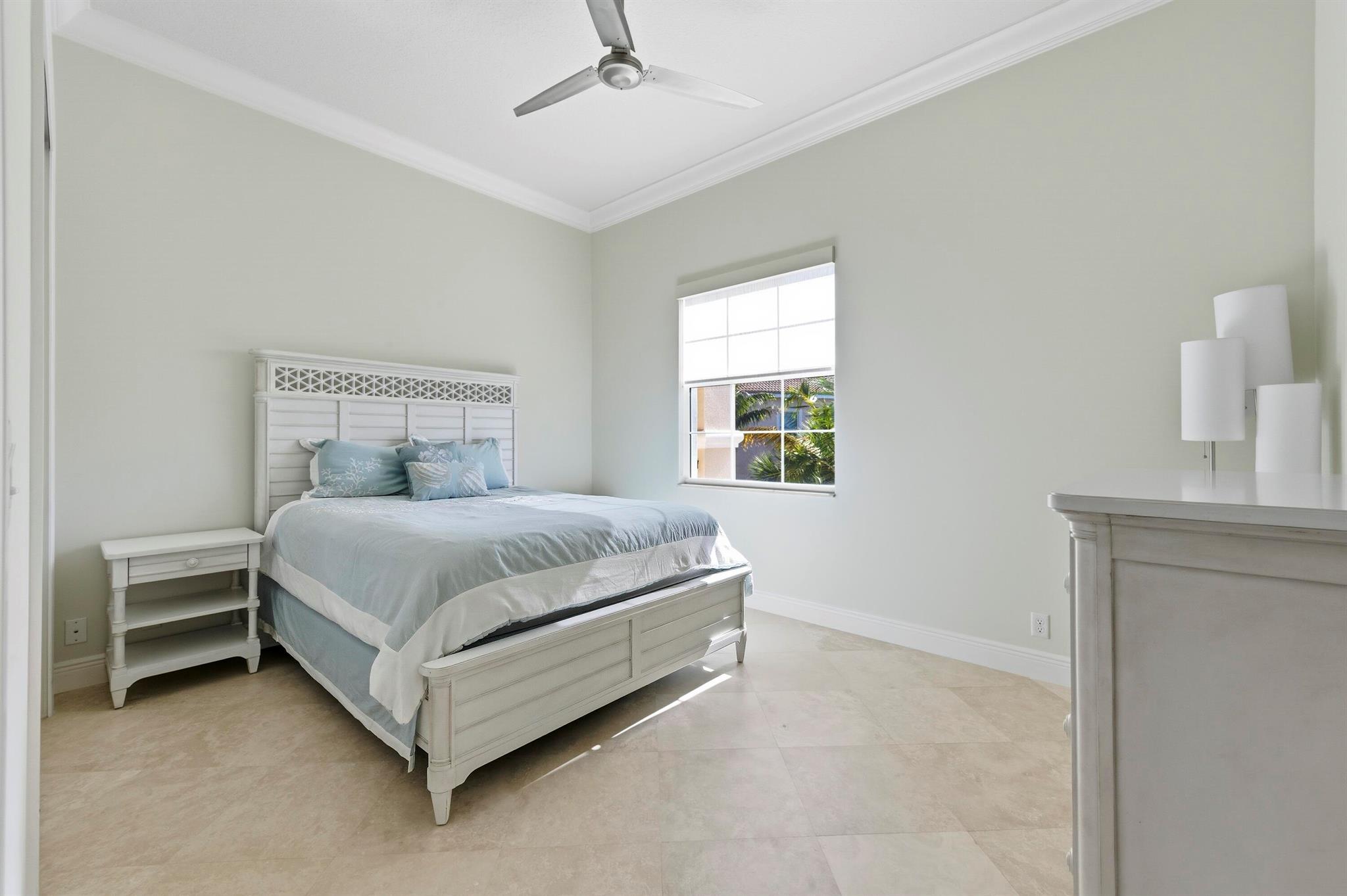 CARRIAGE HOMES AT FRENCHM - Residential