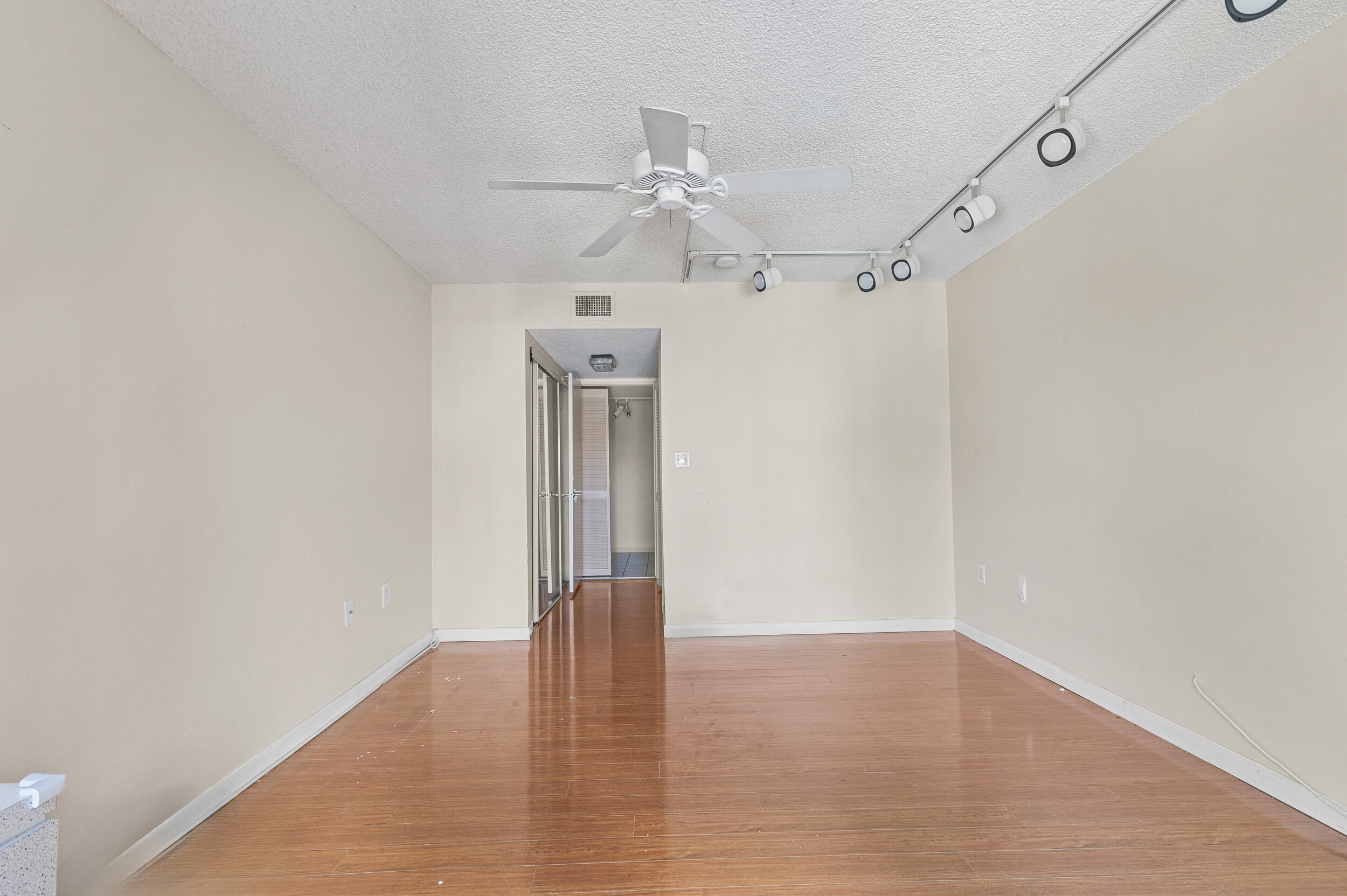 GRANDVIEW AT EMERALD HILLS CONDO - Residential