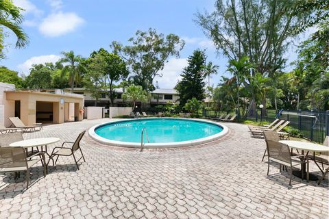 Townhouse in Fort Lauderdale FL 3411 Pear Tree Cir Cir 28.jpg