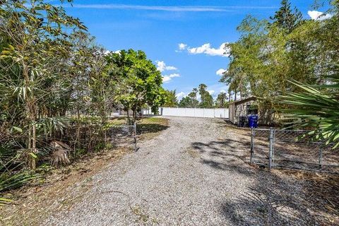 A home in Loxahatchee