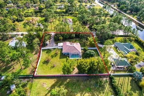 A home in Loxahatchee