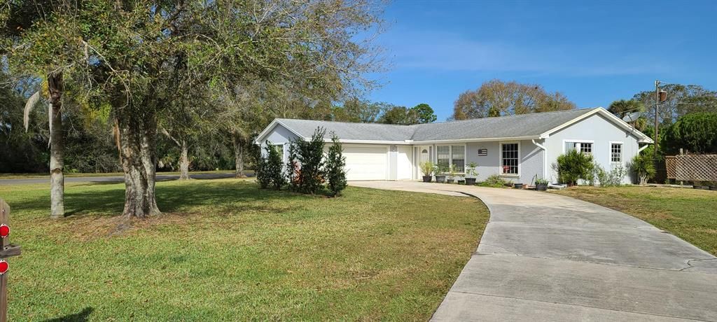 Photo of 8008 Palomar Street, Fort Pierce, FL 34951 (MLS # R10684397)