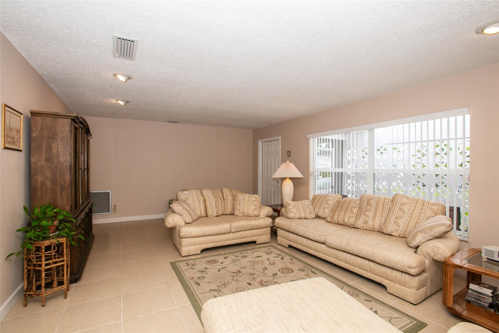 Paradise Gardens Sec 4 76 - Residential
