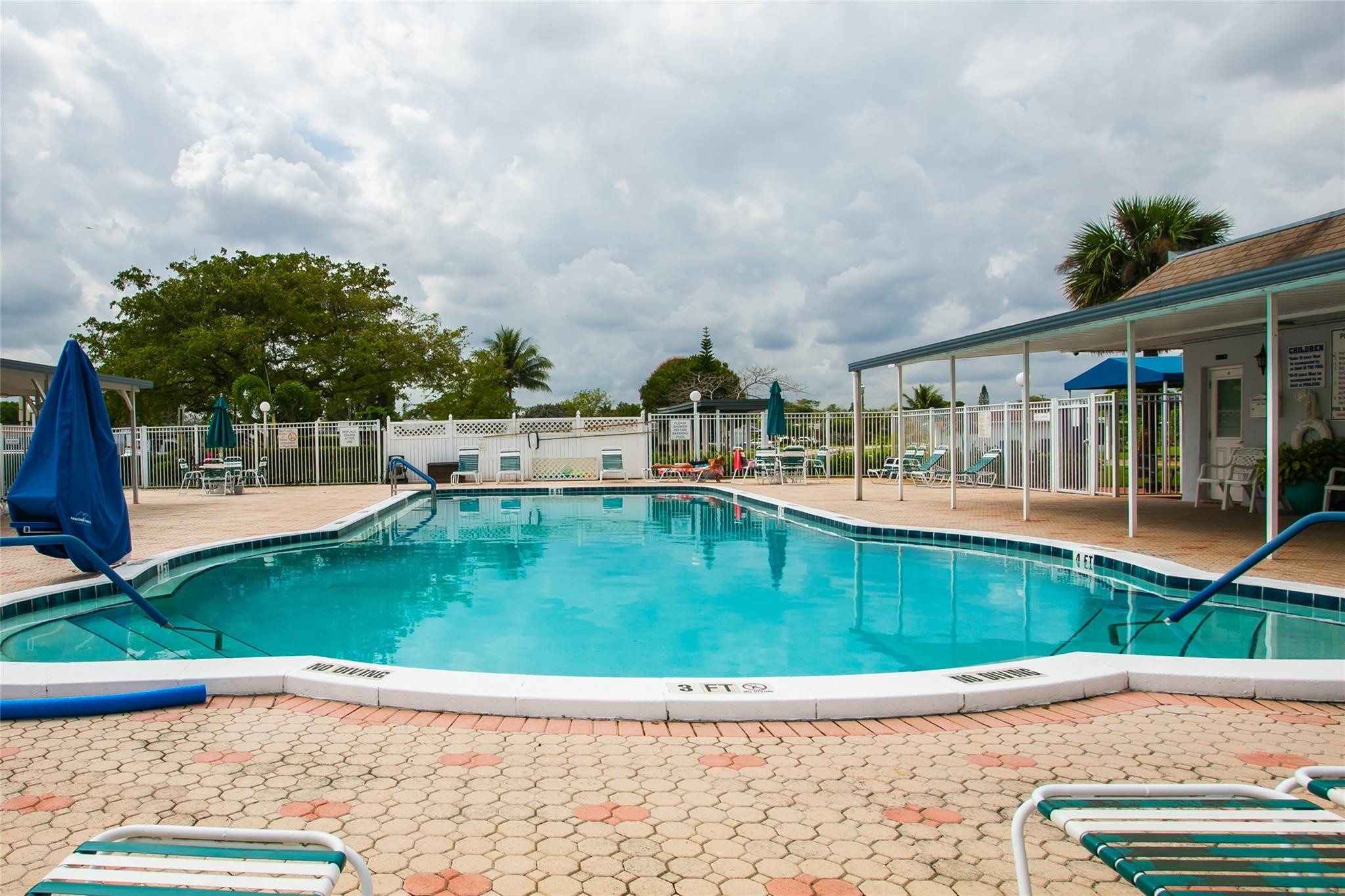 Paradise Gardens Sec 4 76 - Residential