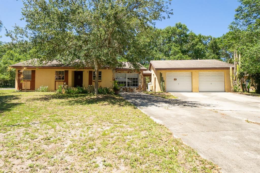 Photo of 8006 Fort Walton Avenue, Fort Pierce, FL 34951 (MLS # R10886895)