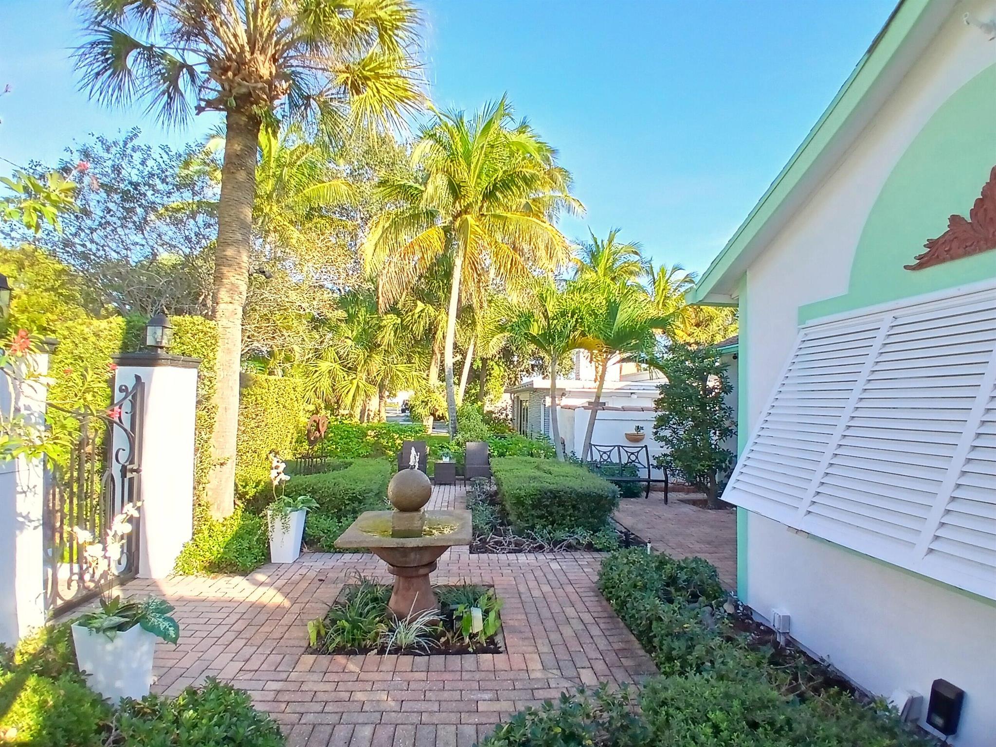 North Lake Worth Beach/ C - Residential