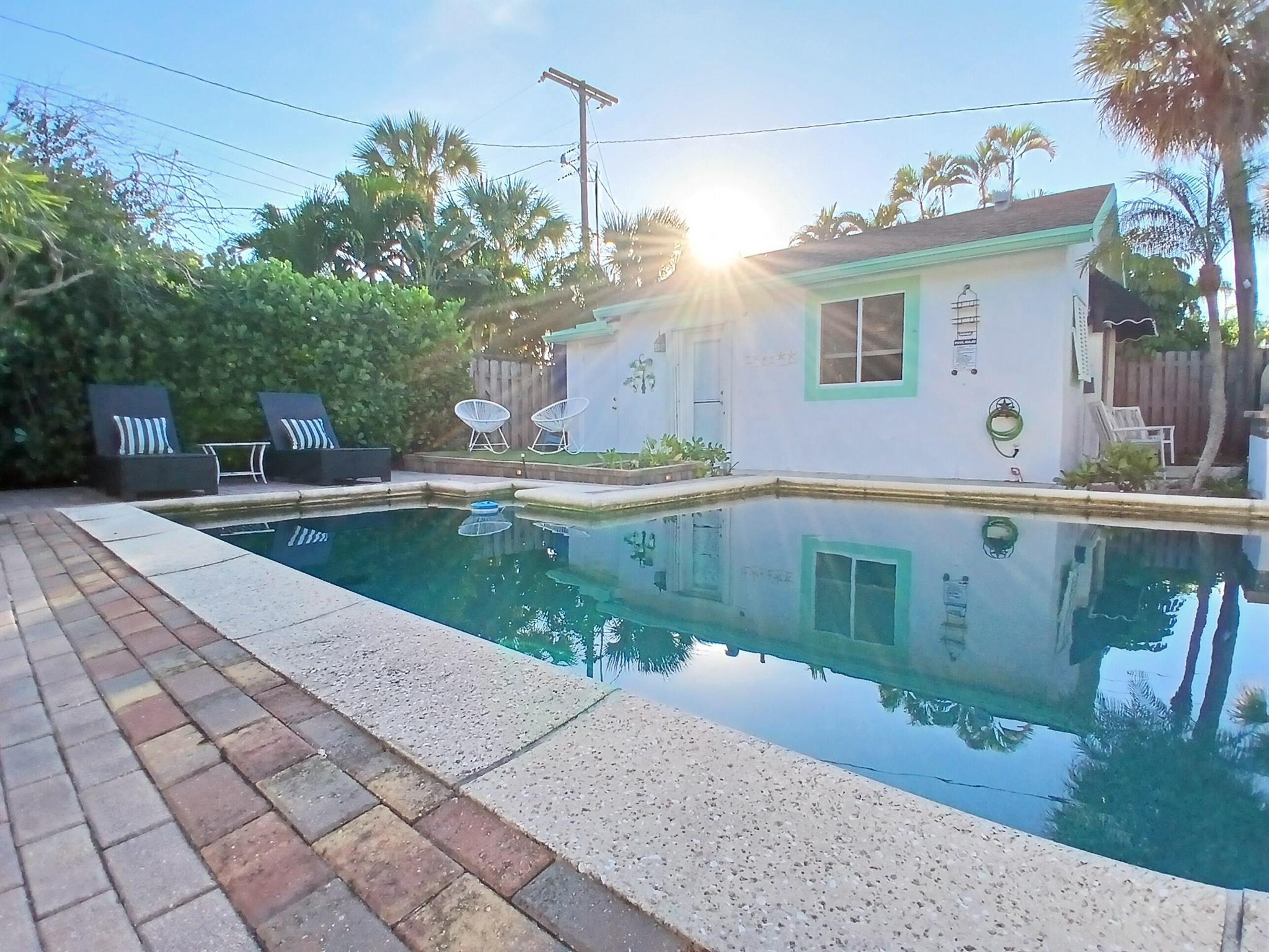 North Lake Worth Beach/ C - Residential