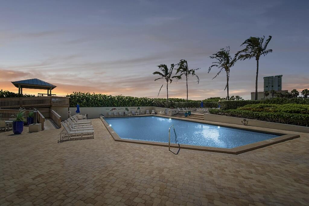 PRINCESS OF HUTCHINSON ISLAND - Residential