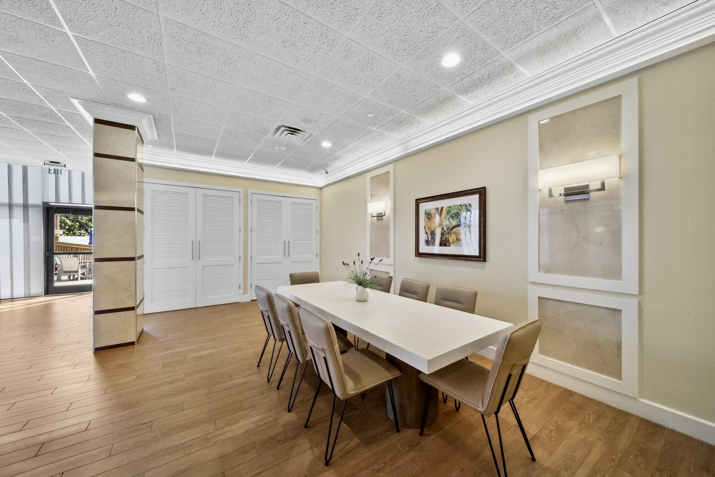 PRINCESS OF HUTCHINSON ISLAND - Residential