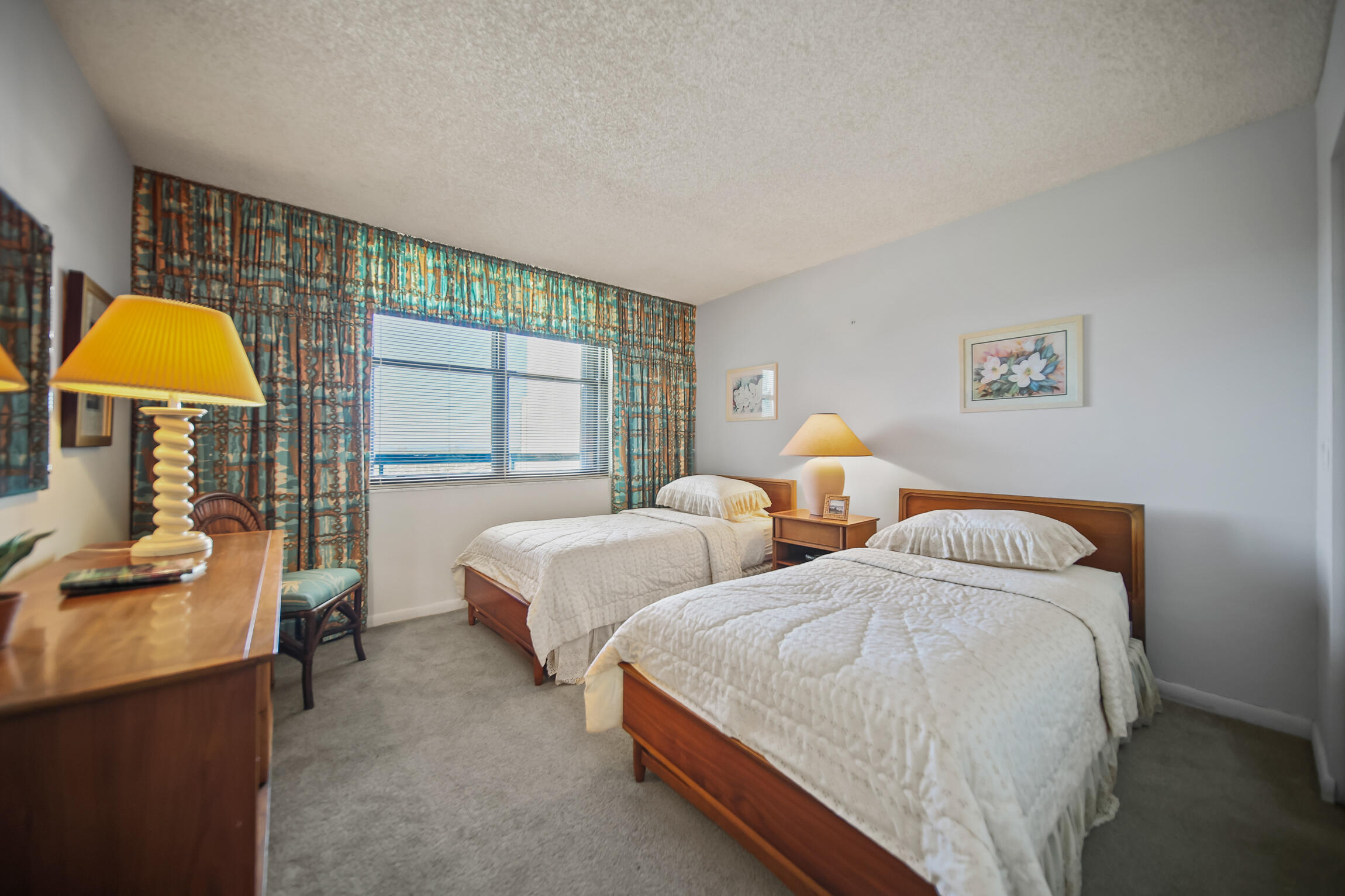 PRINCESS OF HUTCHINSON ISLAND - Residential